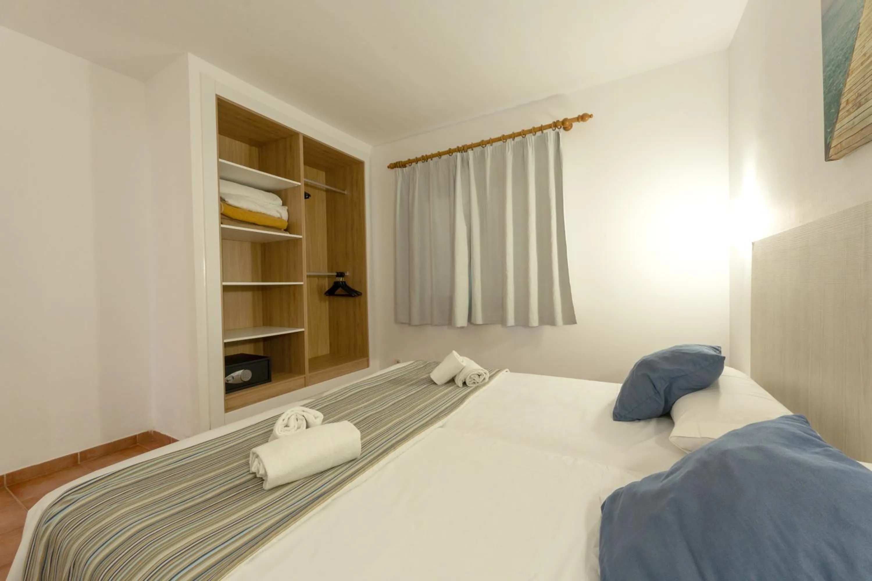 Bedroom, Bed in Hotel Club Es Talaial