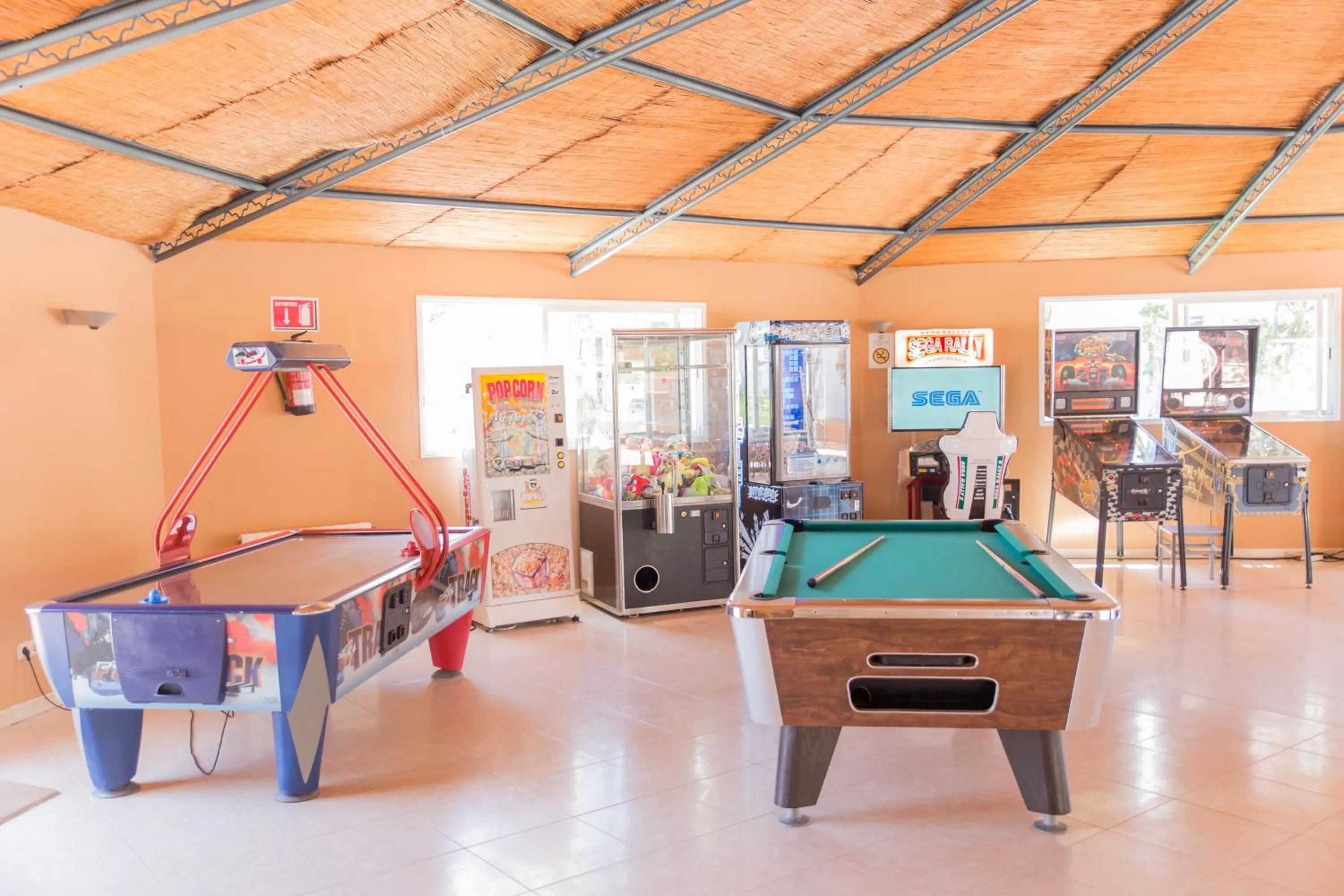 Billiard in Hotel Club Es Talaial