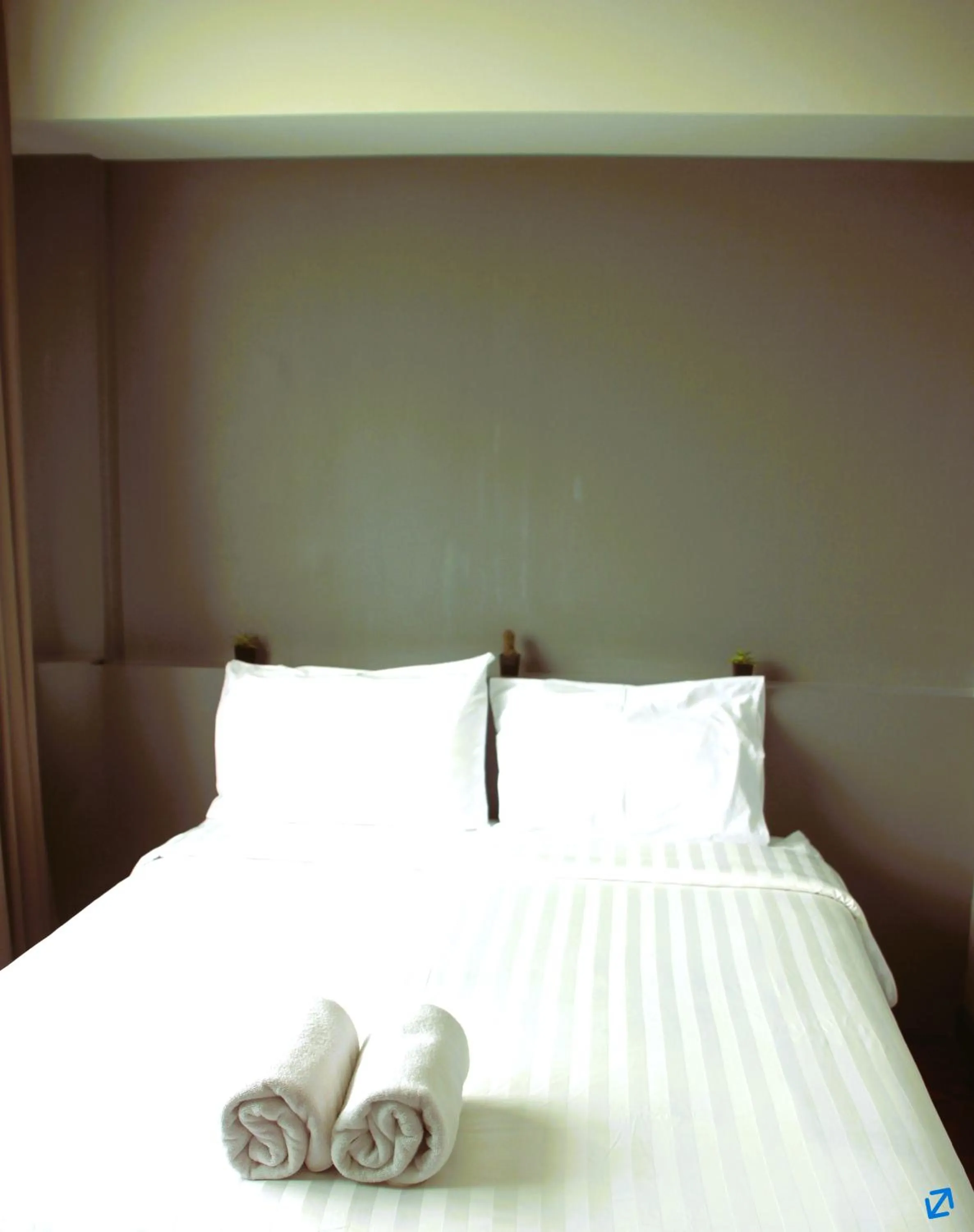 Bed in Lux Rooms Night Bazaar