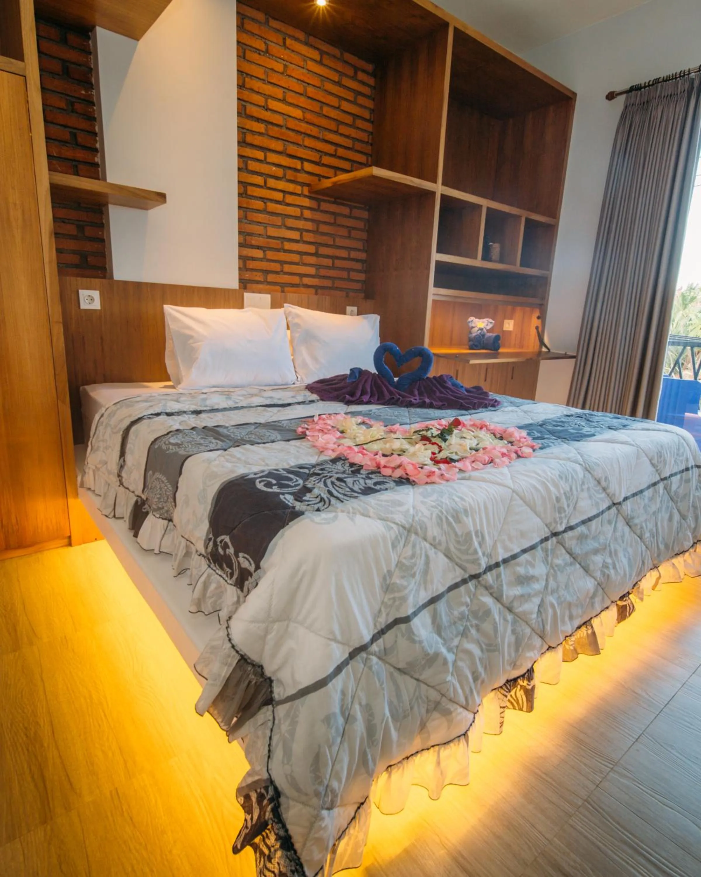 Bed in Kaen Apartments