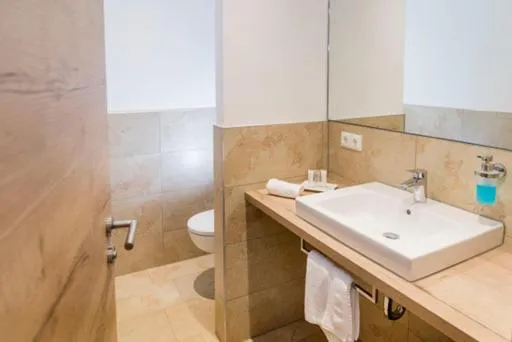 Bathroom in Hotel Villa Toskana