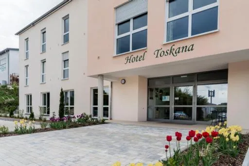 Property building in Hotel Villa Toskana