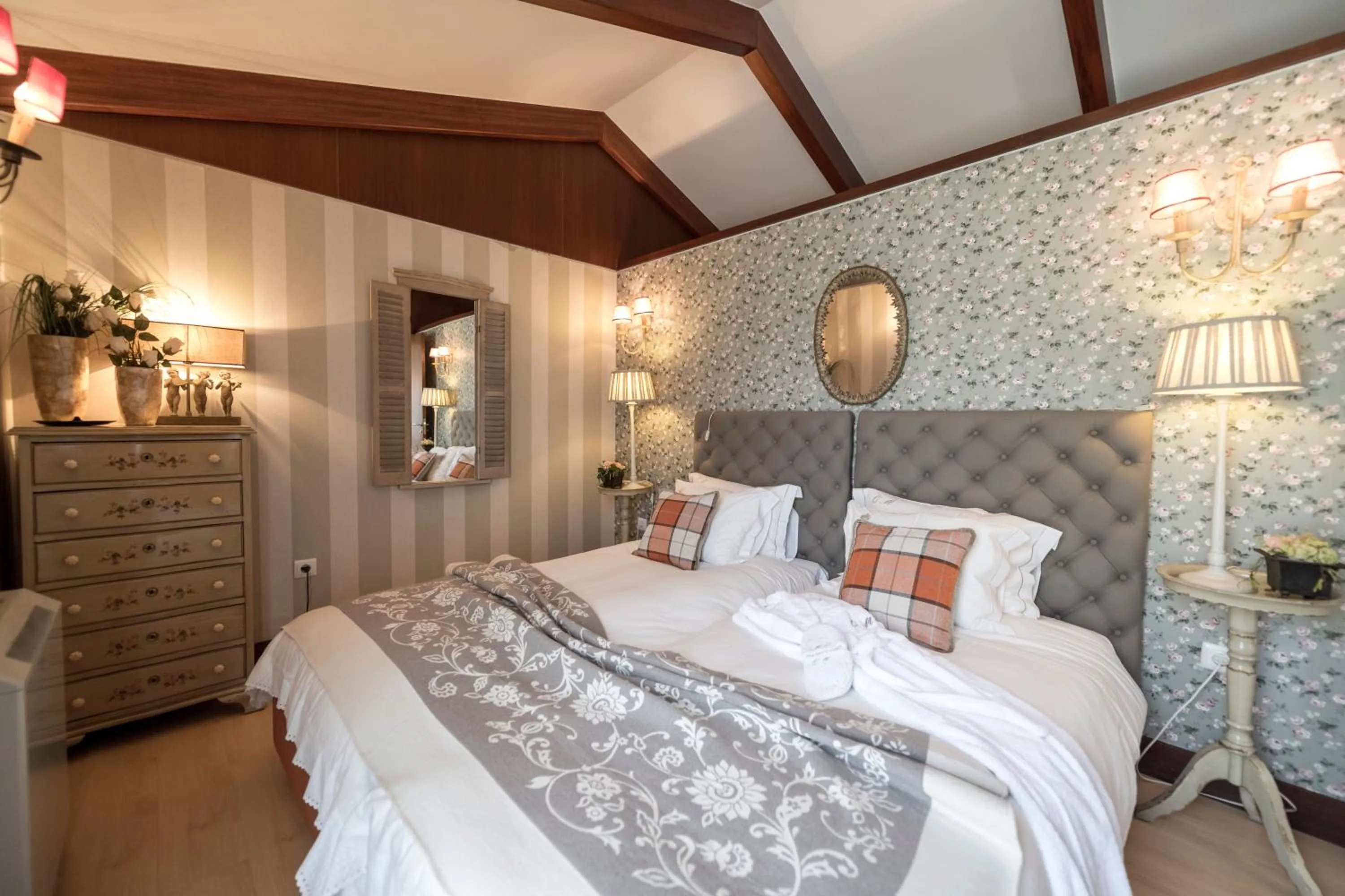 Photo of the whole room, Bed in Quinta do Monteverde