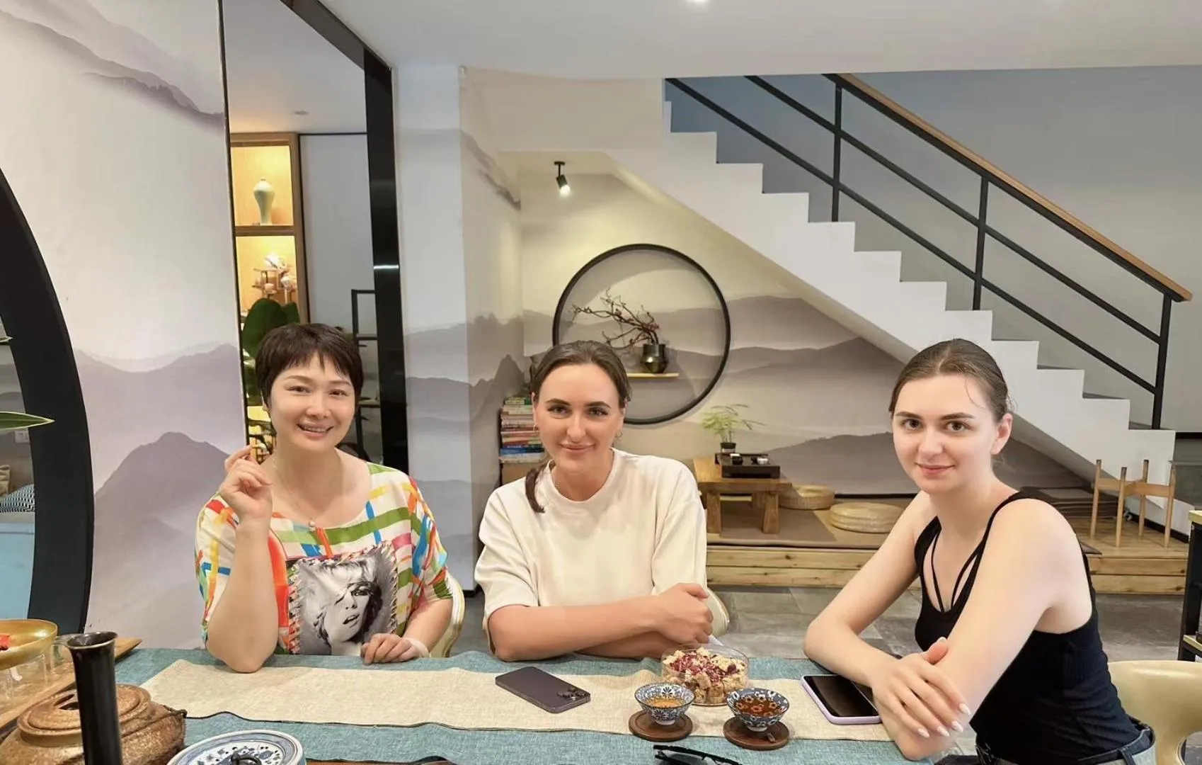 People in Li River Resort Villa Hotel