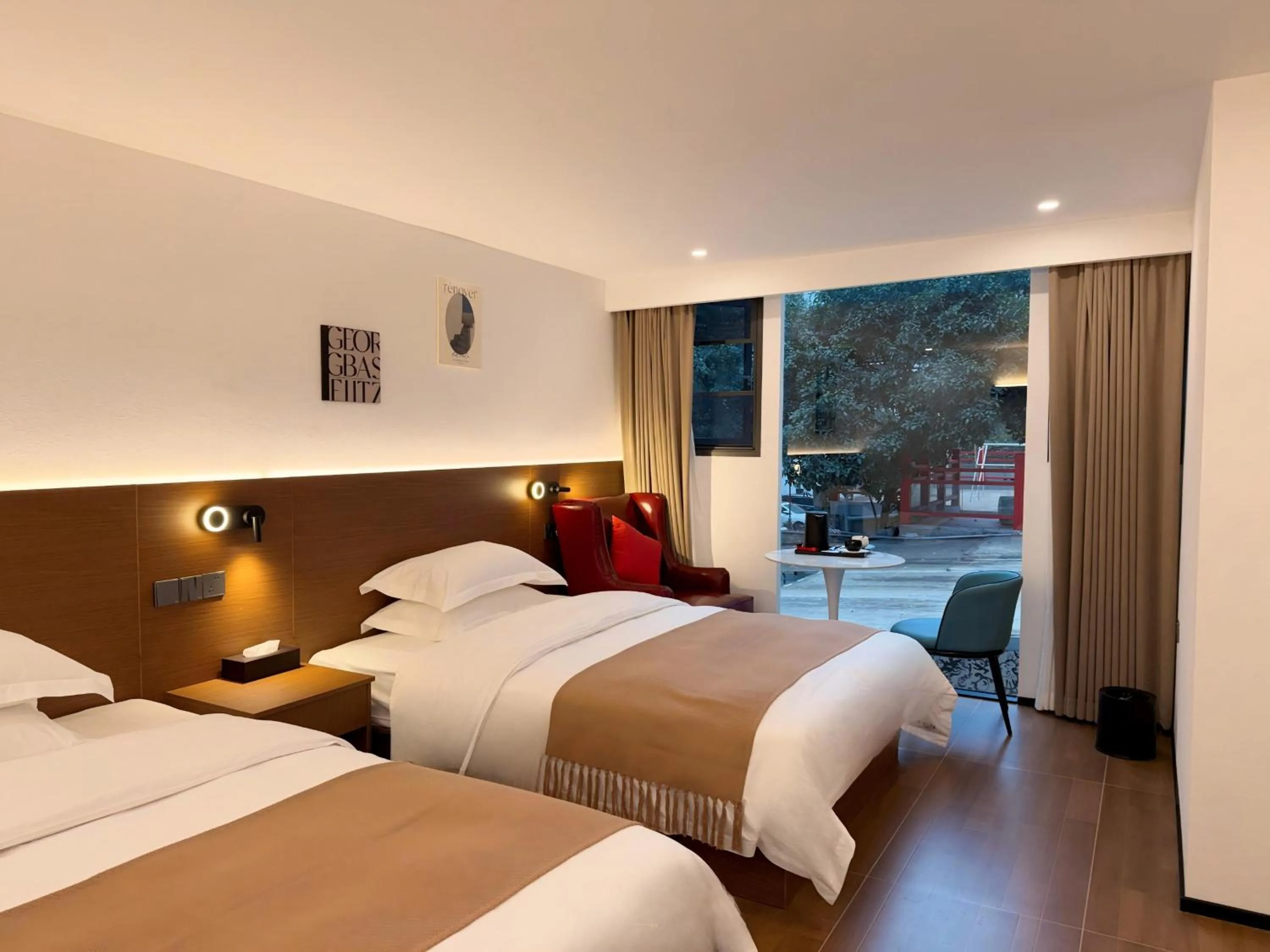 Bed in Li River Resort Villa Hotel