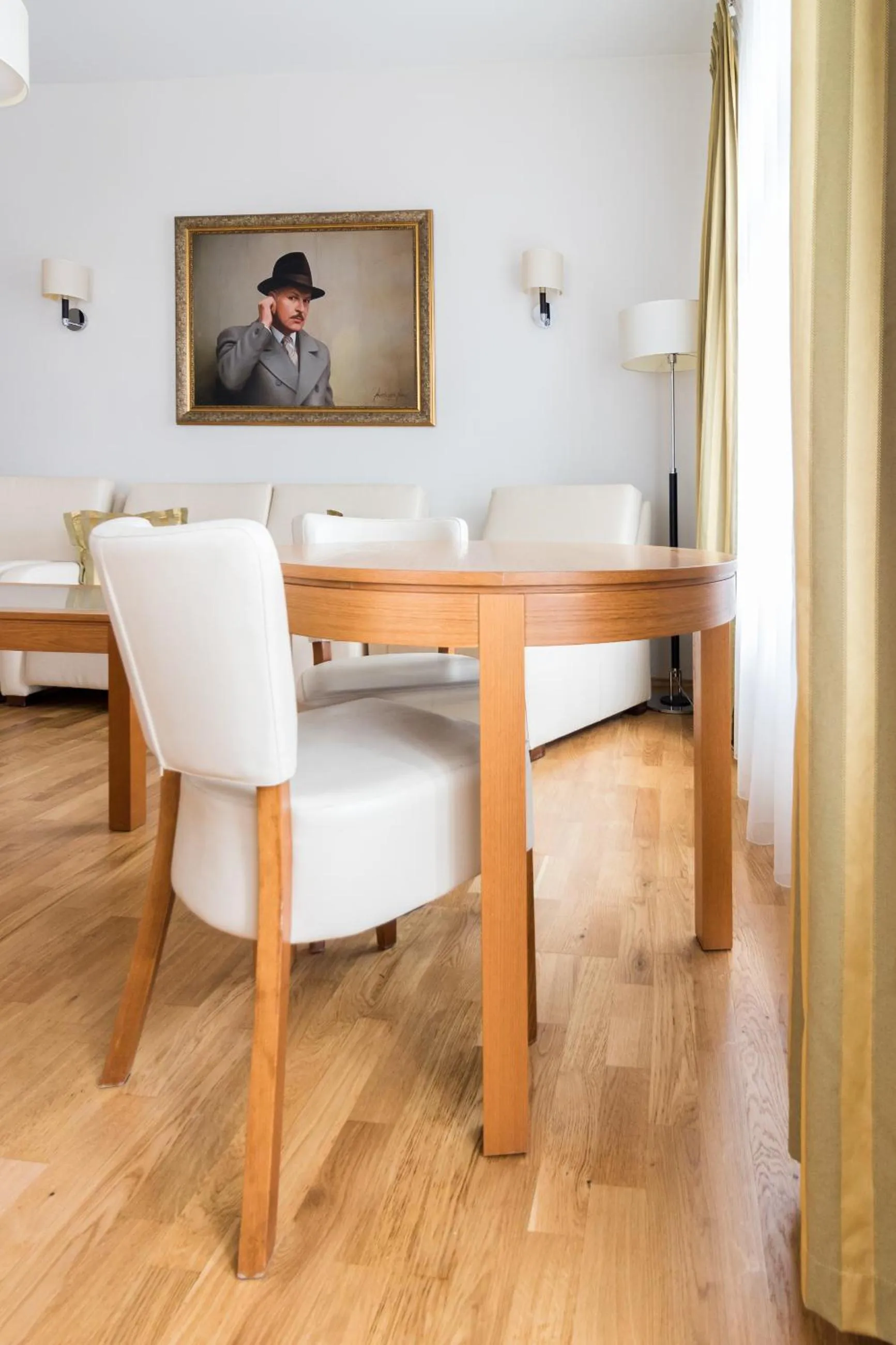 Photo of the whole room in Hotel Vabank