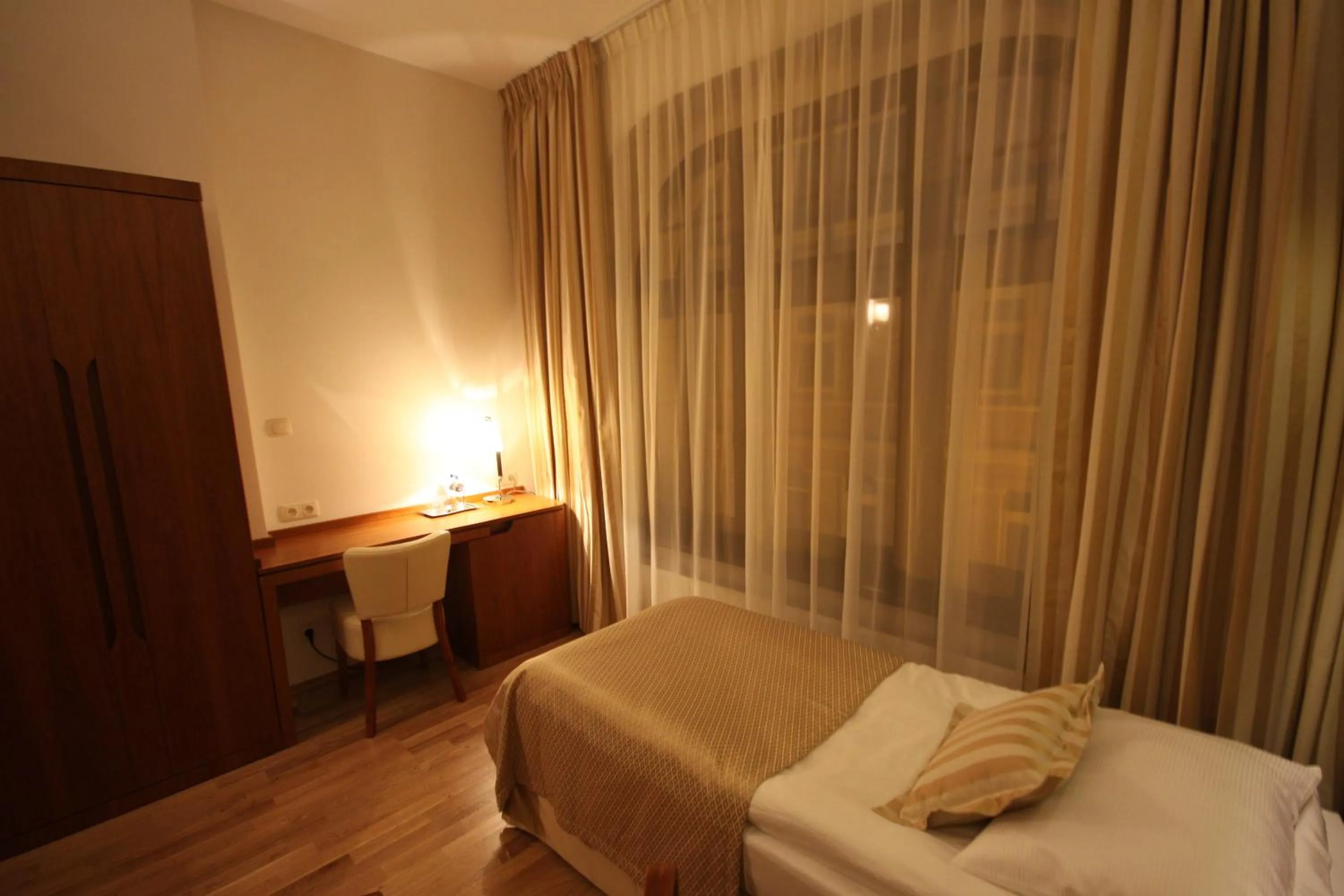 Photo of the whole room, Bed in Hotel Vabank