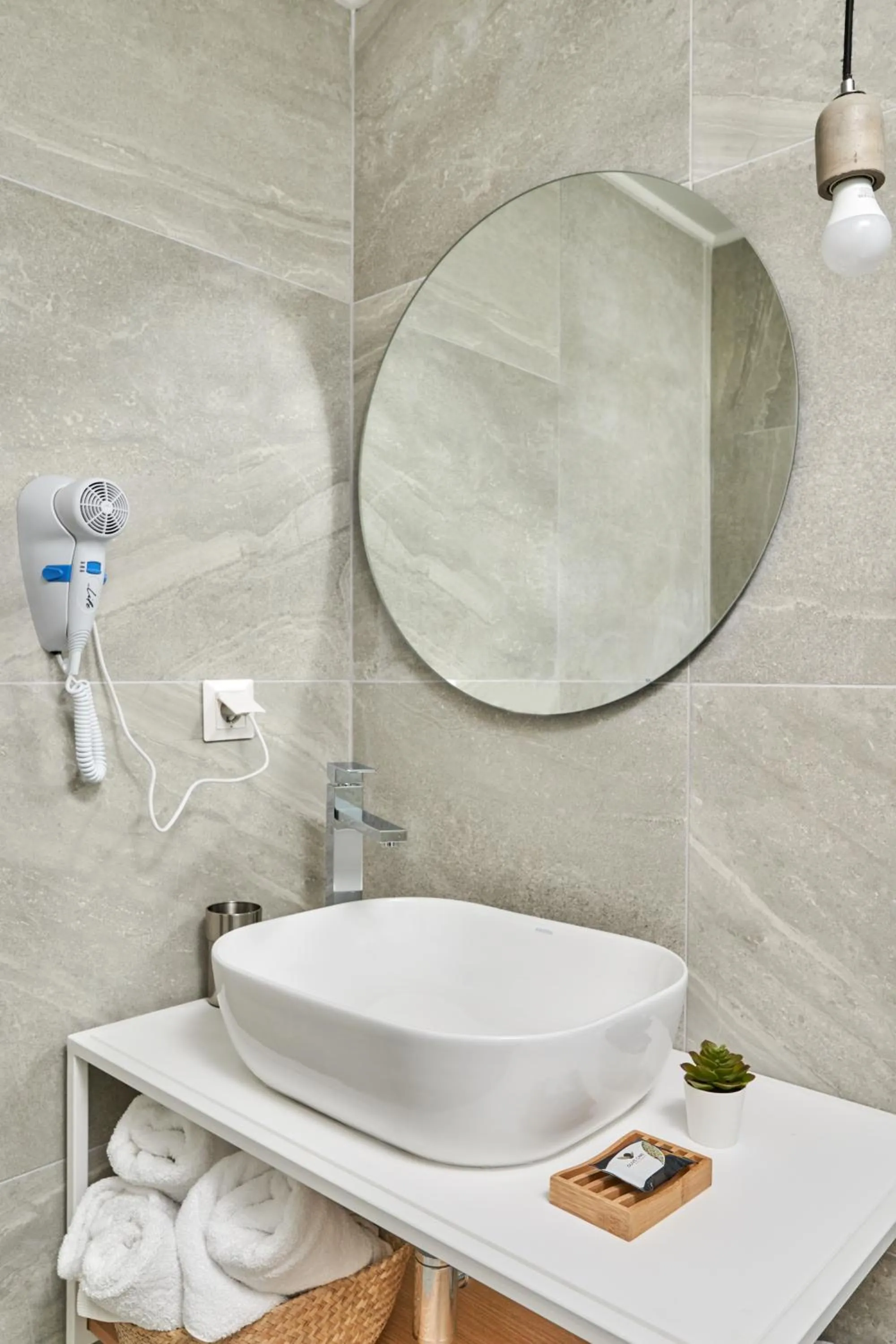 Bathroom in Mougre studios