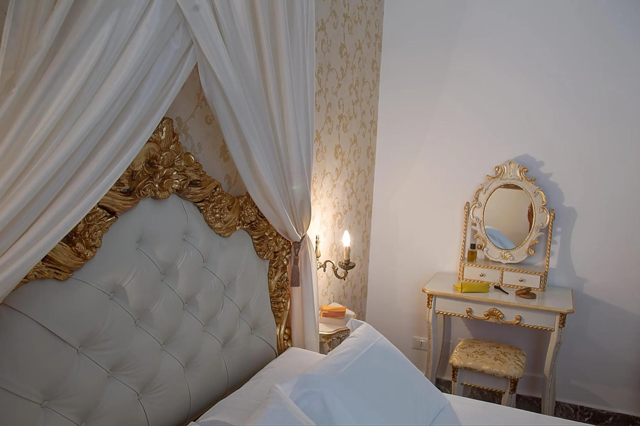 Bed in Palermo Gallery