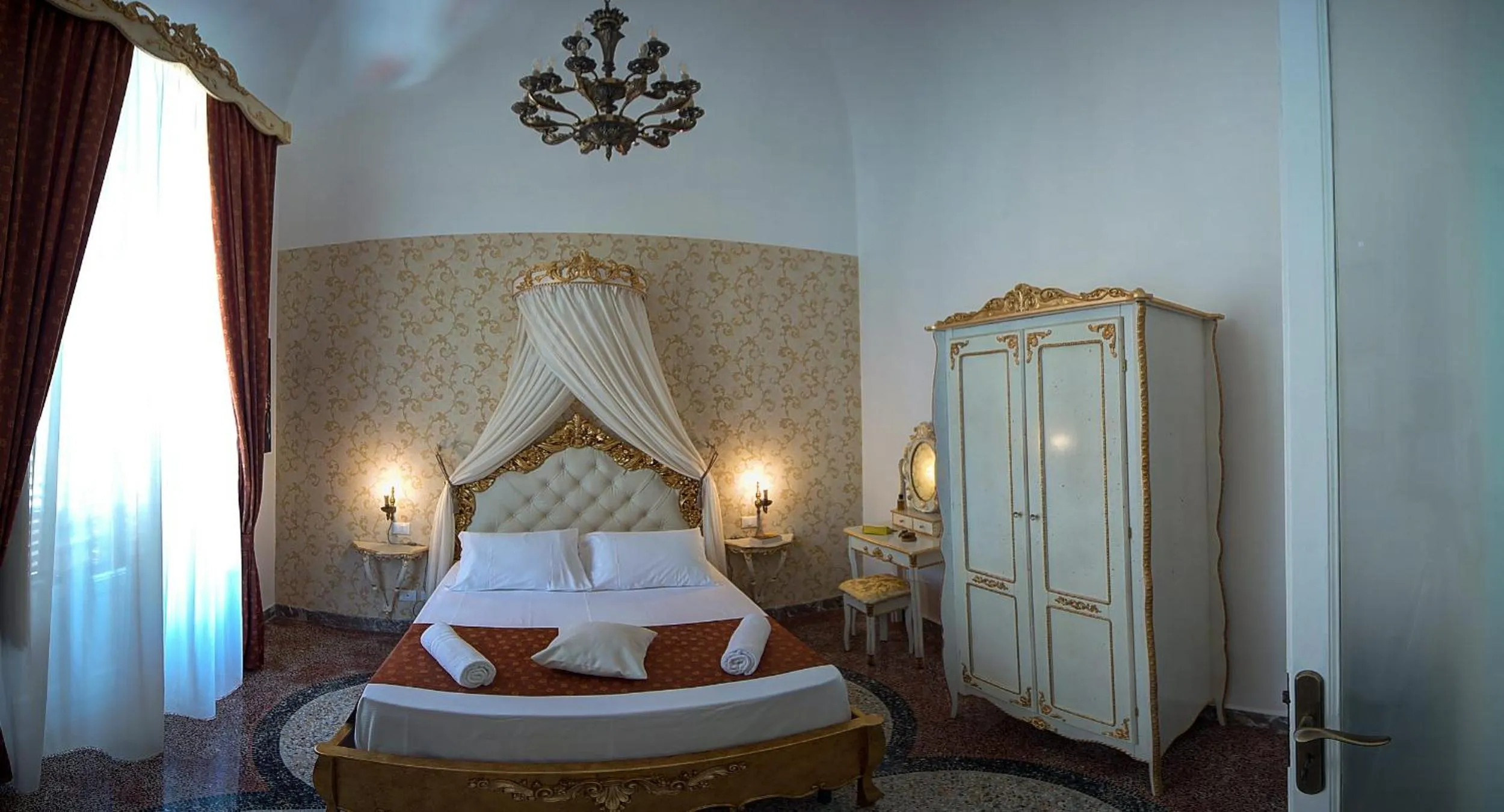 Bed in Palermo Gallery