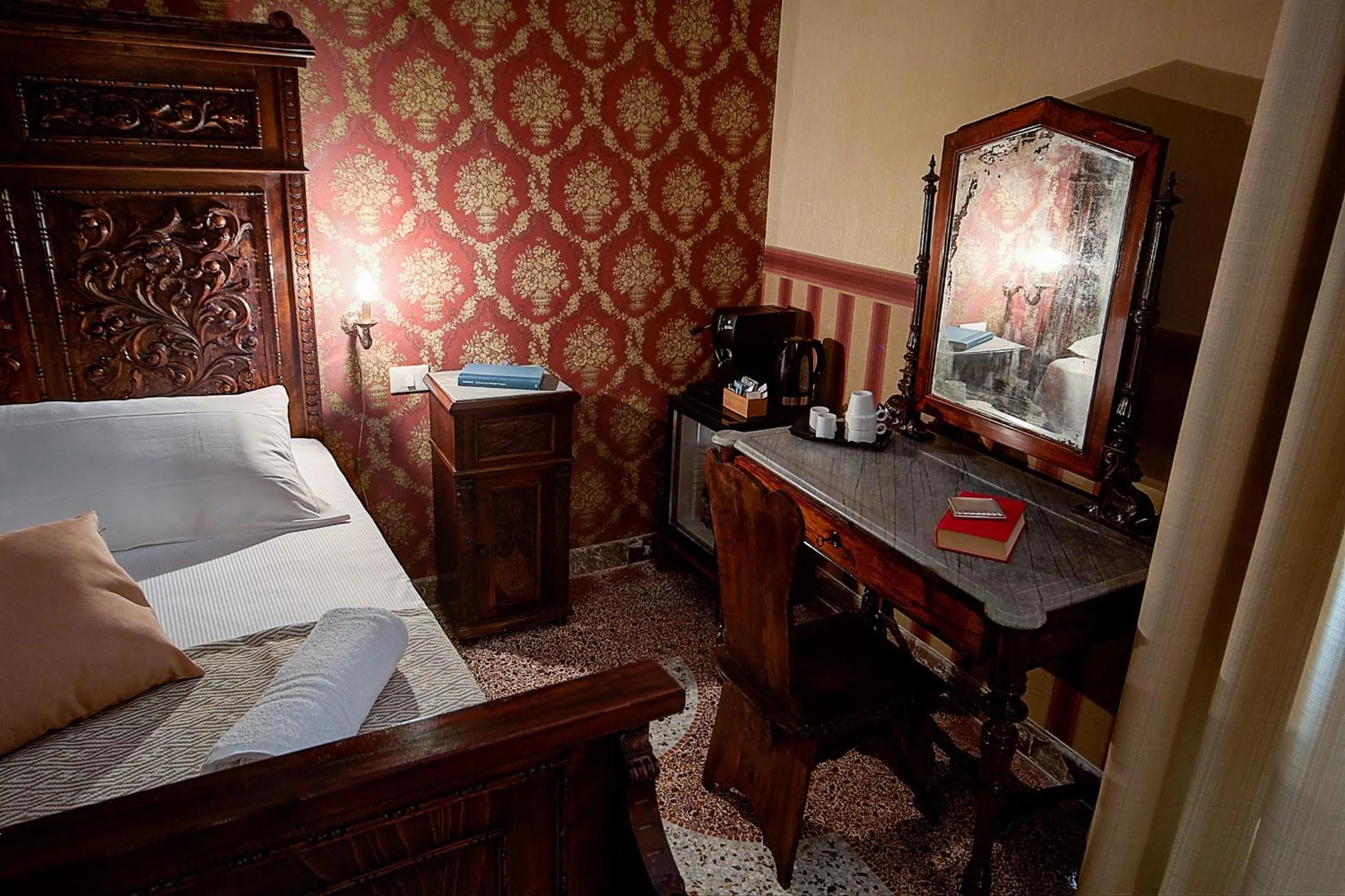 Bed in Palermo Gallery