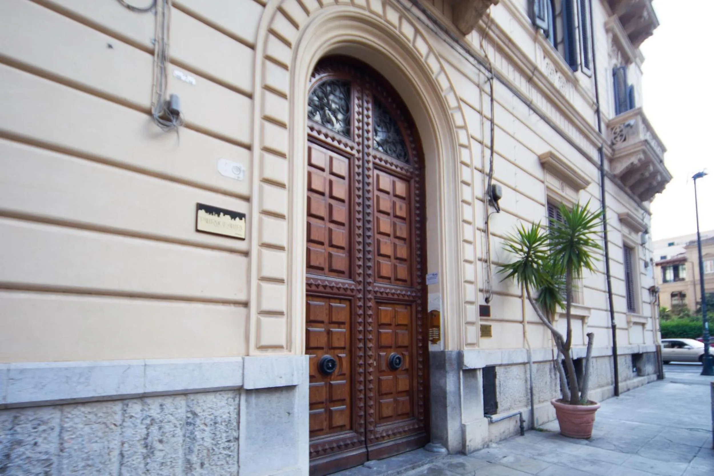 Facade/entrance in Palermo Gallery