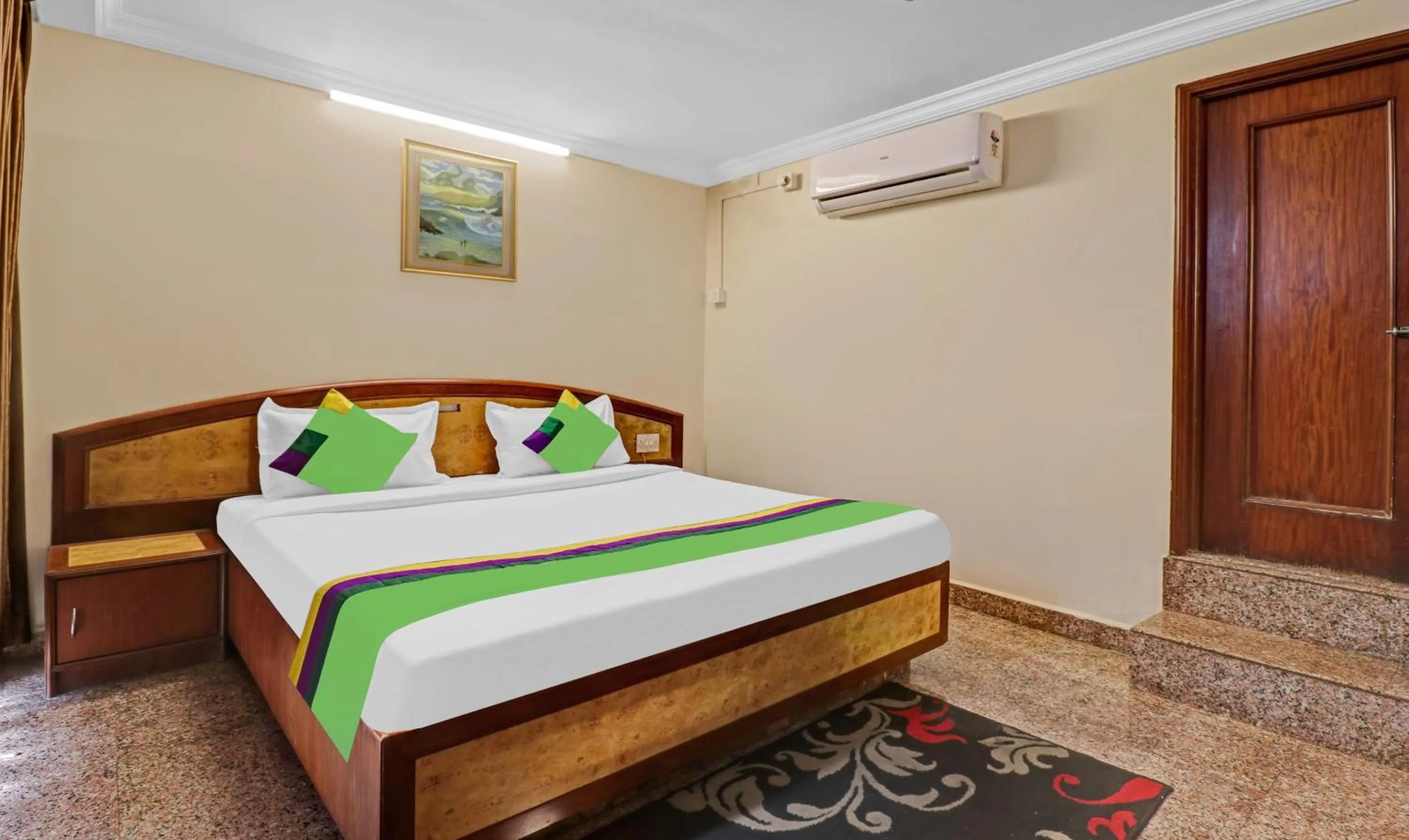 Bedroom, Bed in Treebo Surya Yatri Niwas