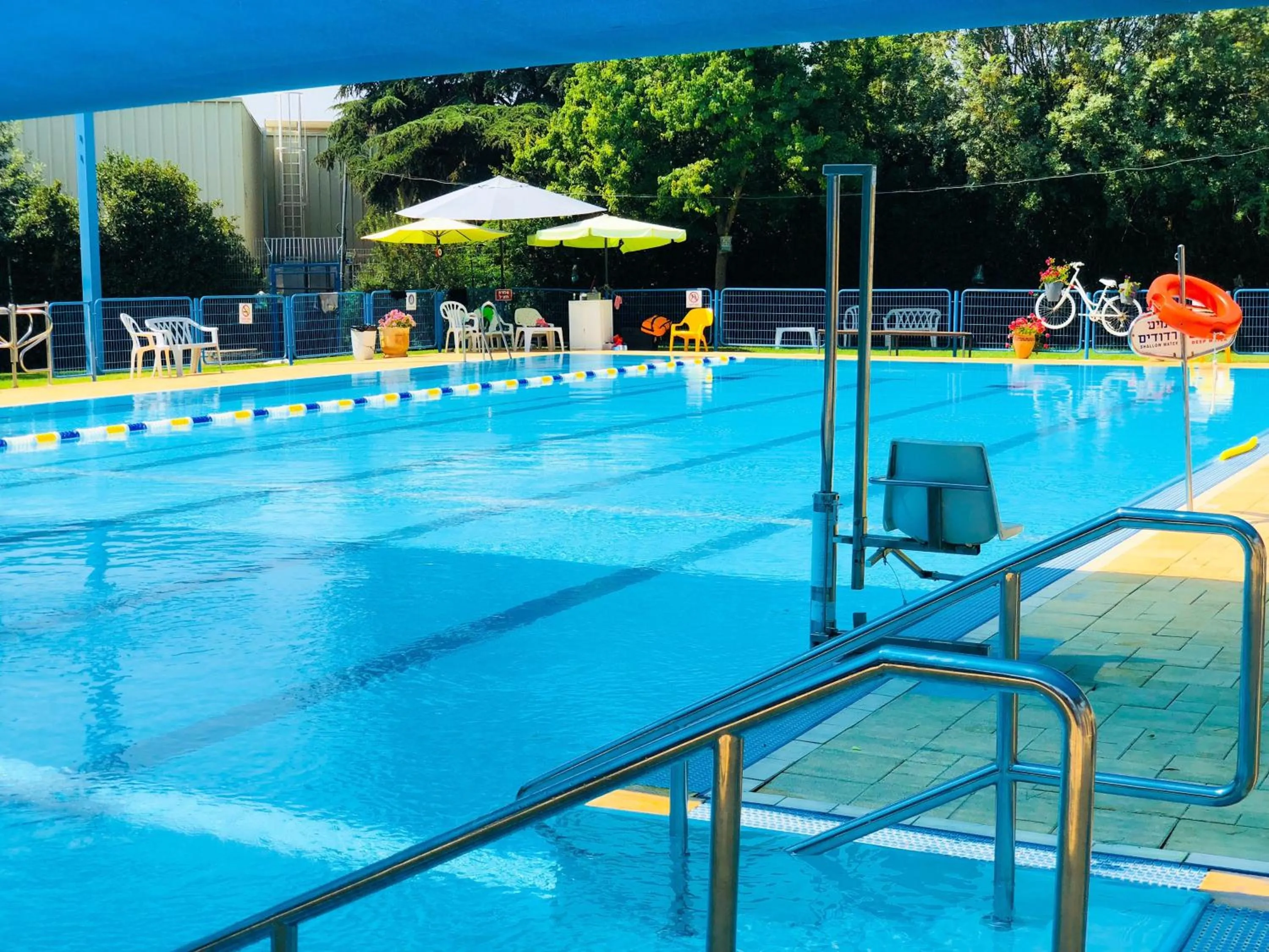 Swimming pool in Kibbutz Malkiya Travel Hotel