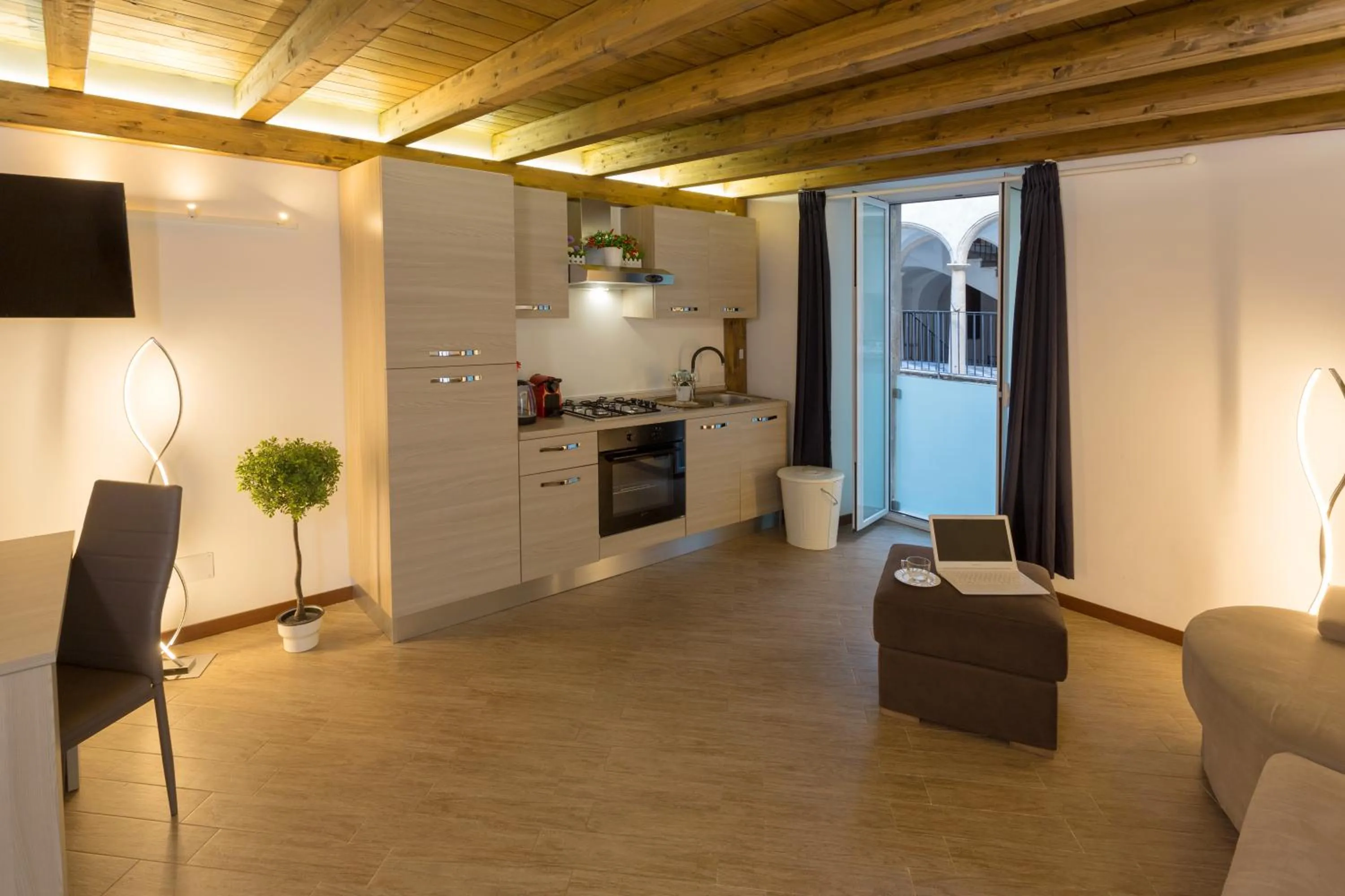 Kitchen or kitchenette in Le Suites Del Duomo House