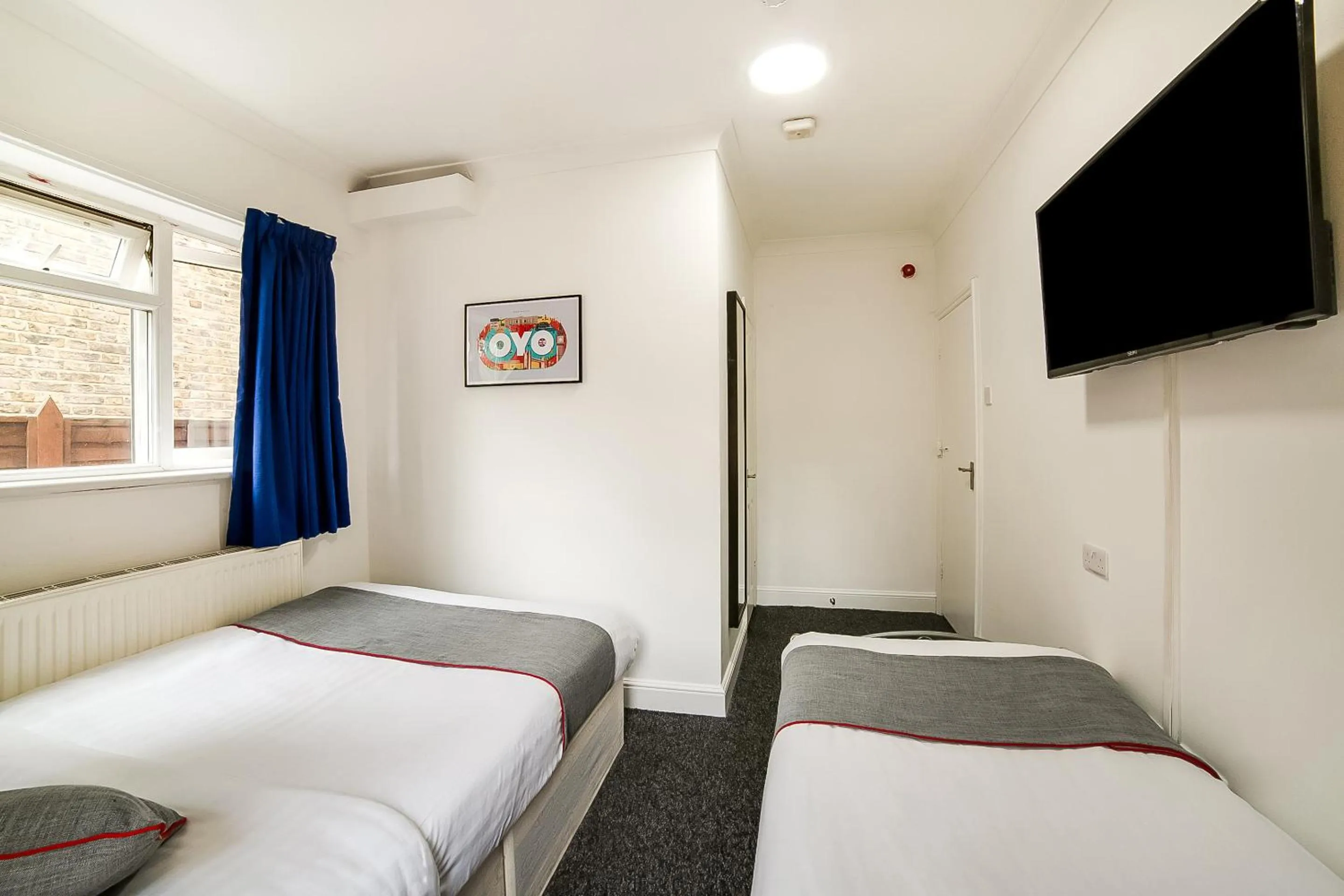 Bed in Stratford Hotel