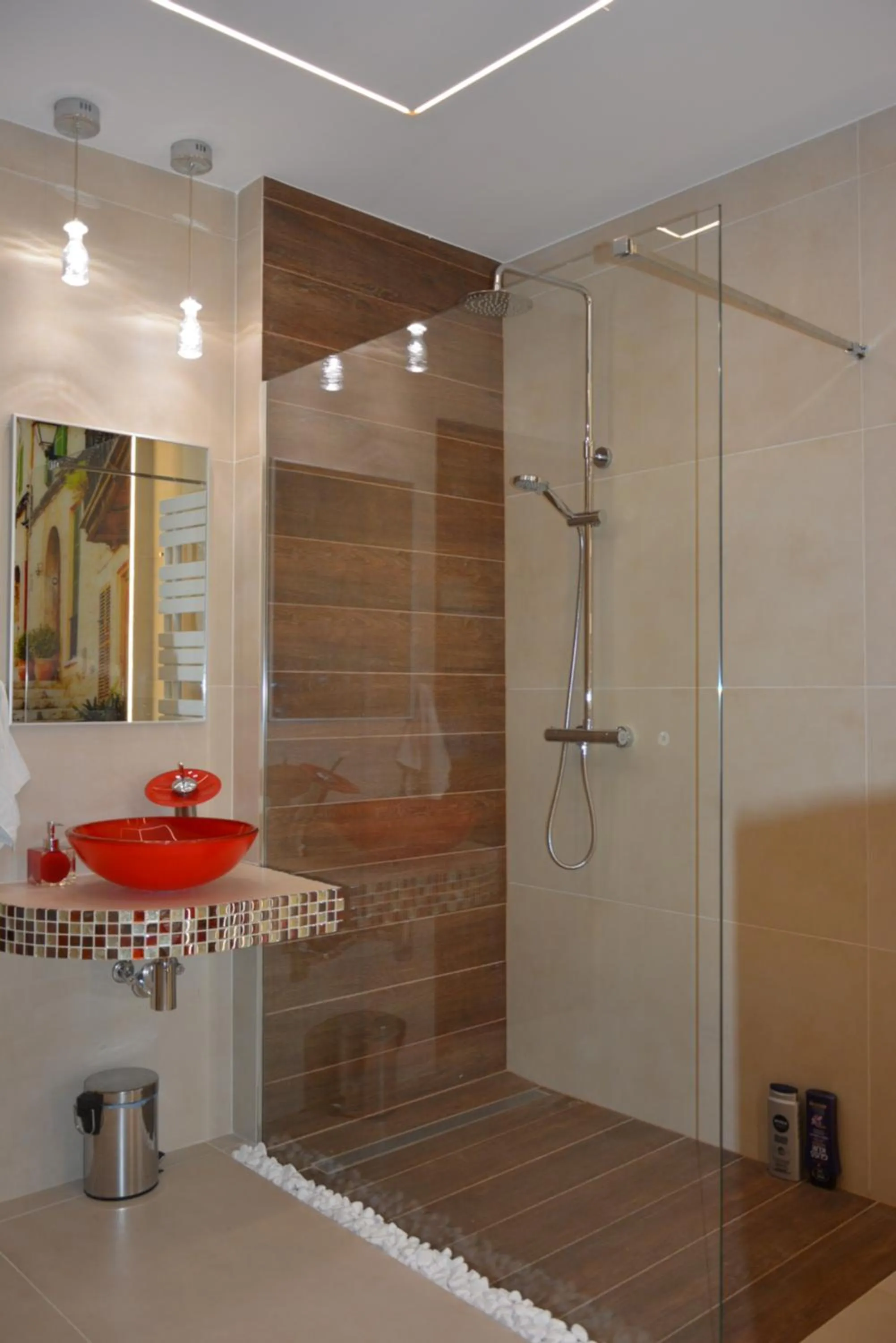 Shower in Słoneczny Dom pokoje i apartament na wynajem