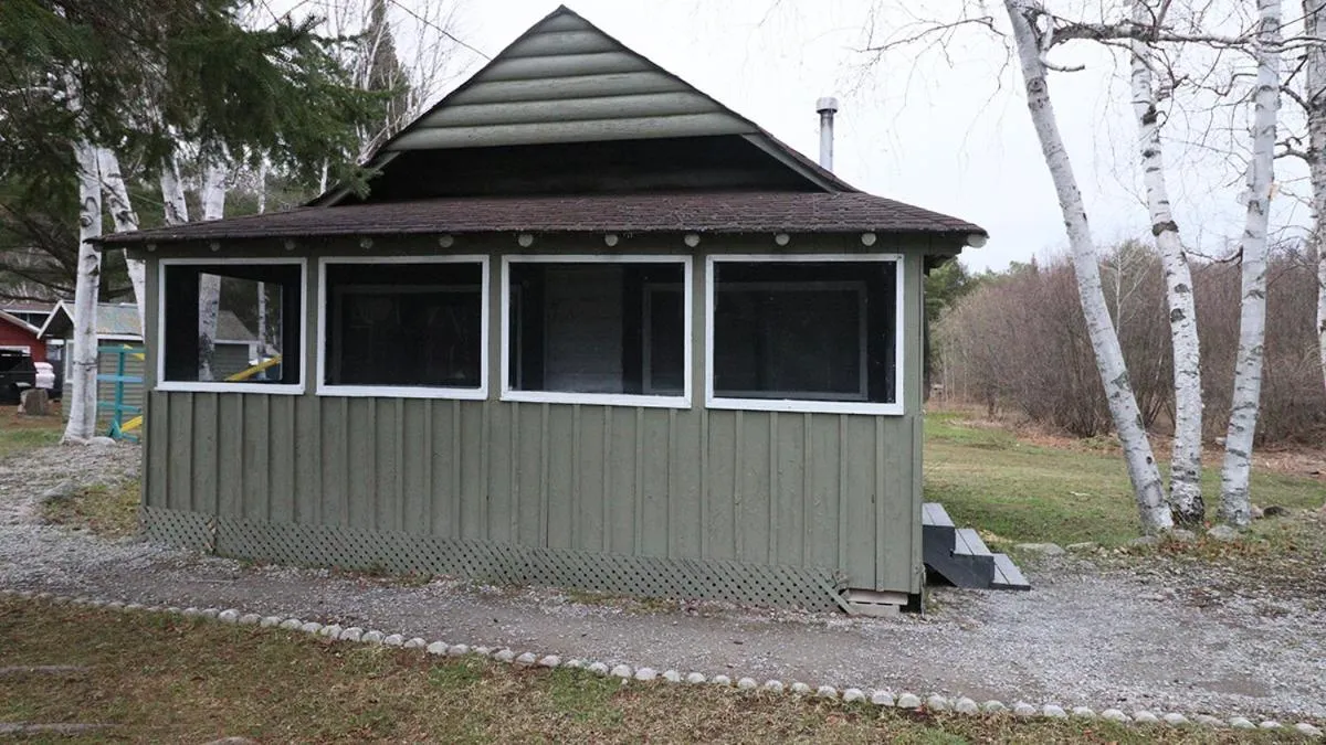 Algonquin Lakeside Inn