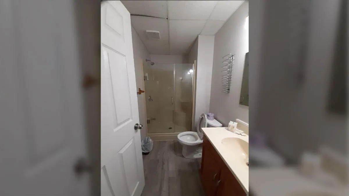 Algonquin Lakeside Inn