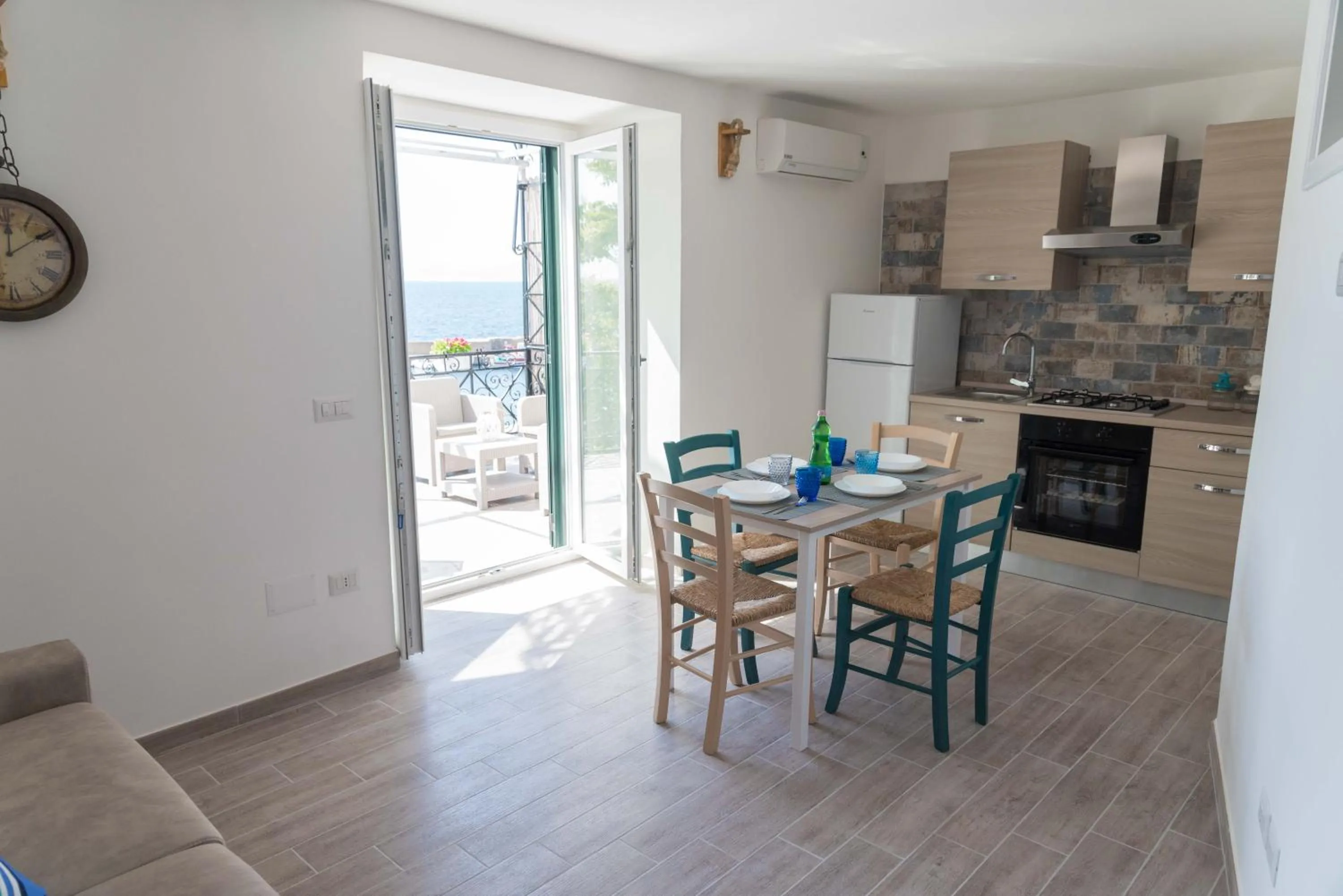 Kitchen or kitchenette in Quasi in Porto Rooms