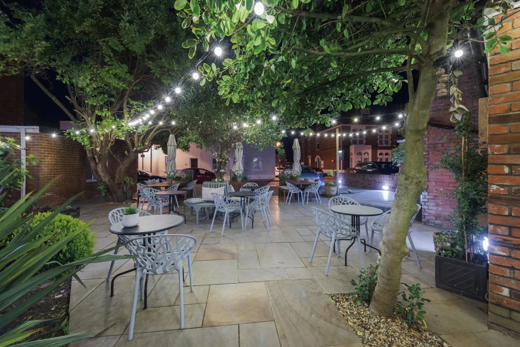 Restaurant/places to eat in The Clarence Boutique Rooms