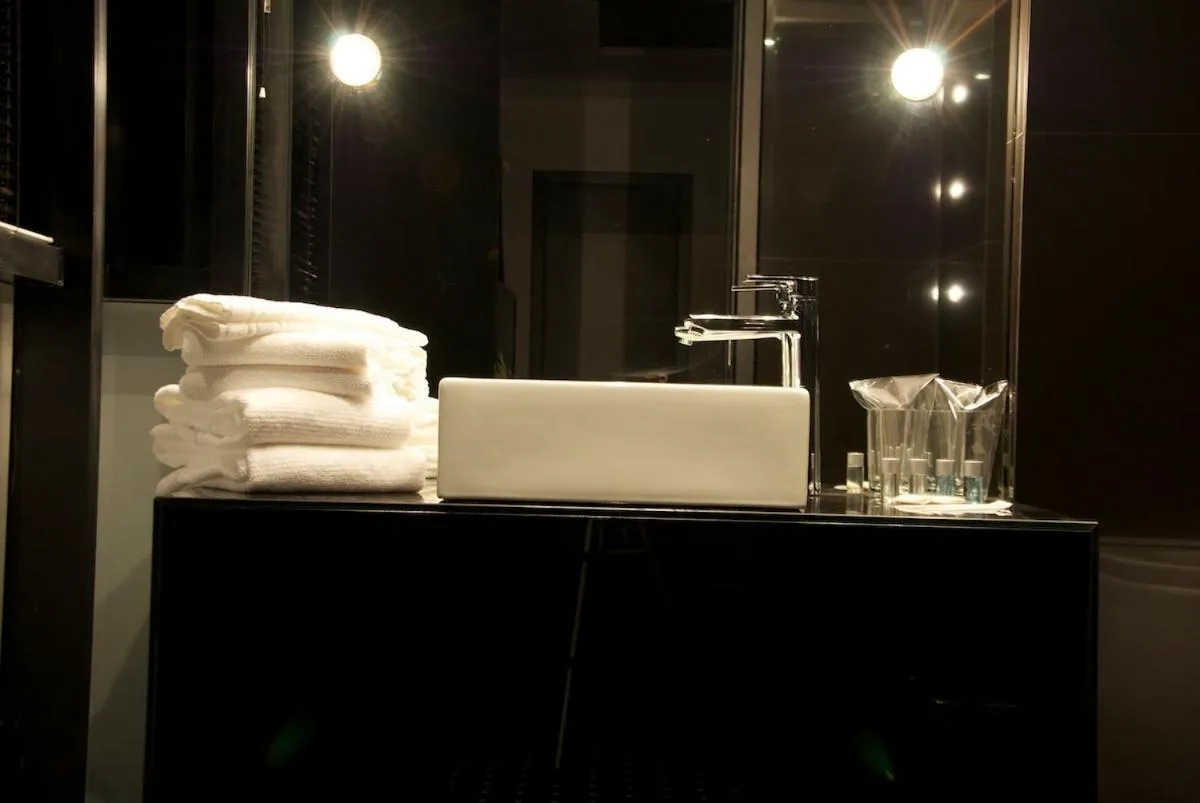 Bathroom in Hotel Fashion - Free Parking