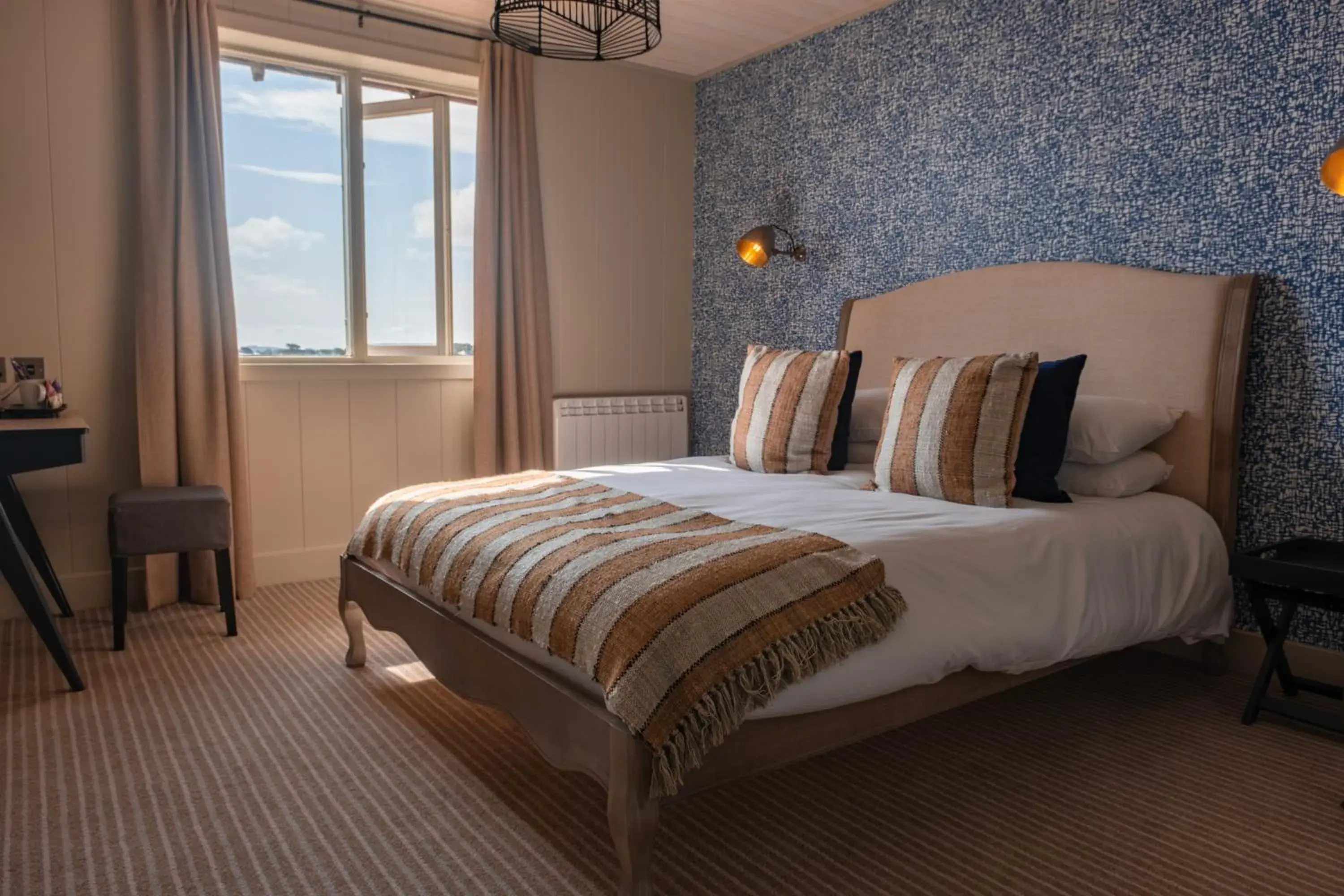 Suite with Sea View in The Peninsula Hotel Suite with Sea View in The Peninsula Hotel