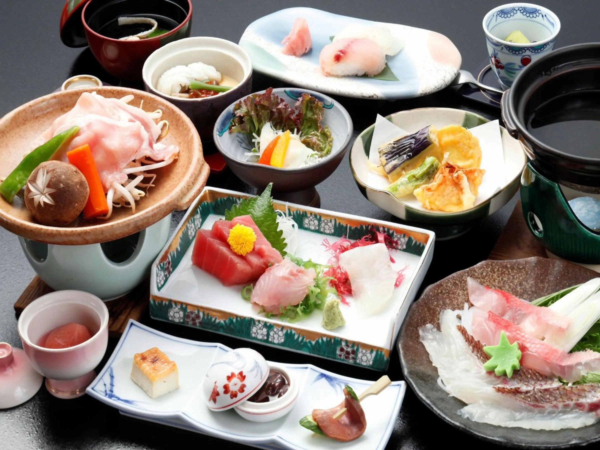 Dinner in Yugawara Ohnoya Ryokan