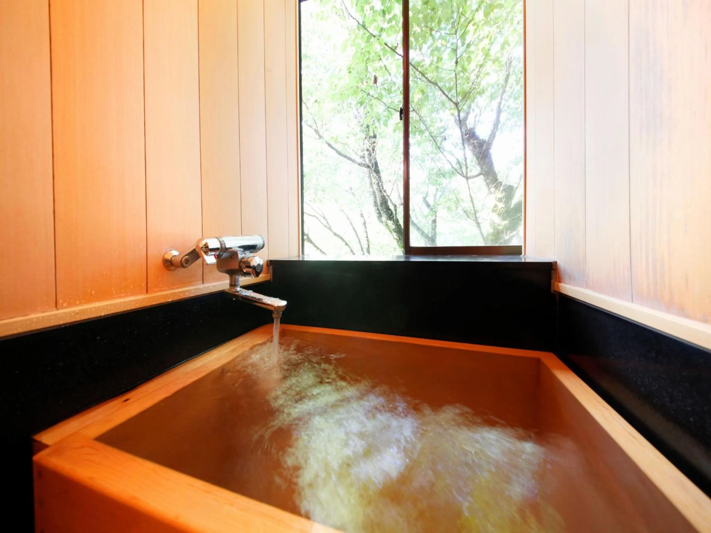 Bathroom in Yugawara Ohnoya Ryokan