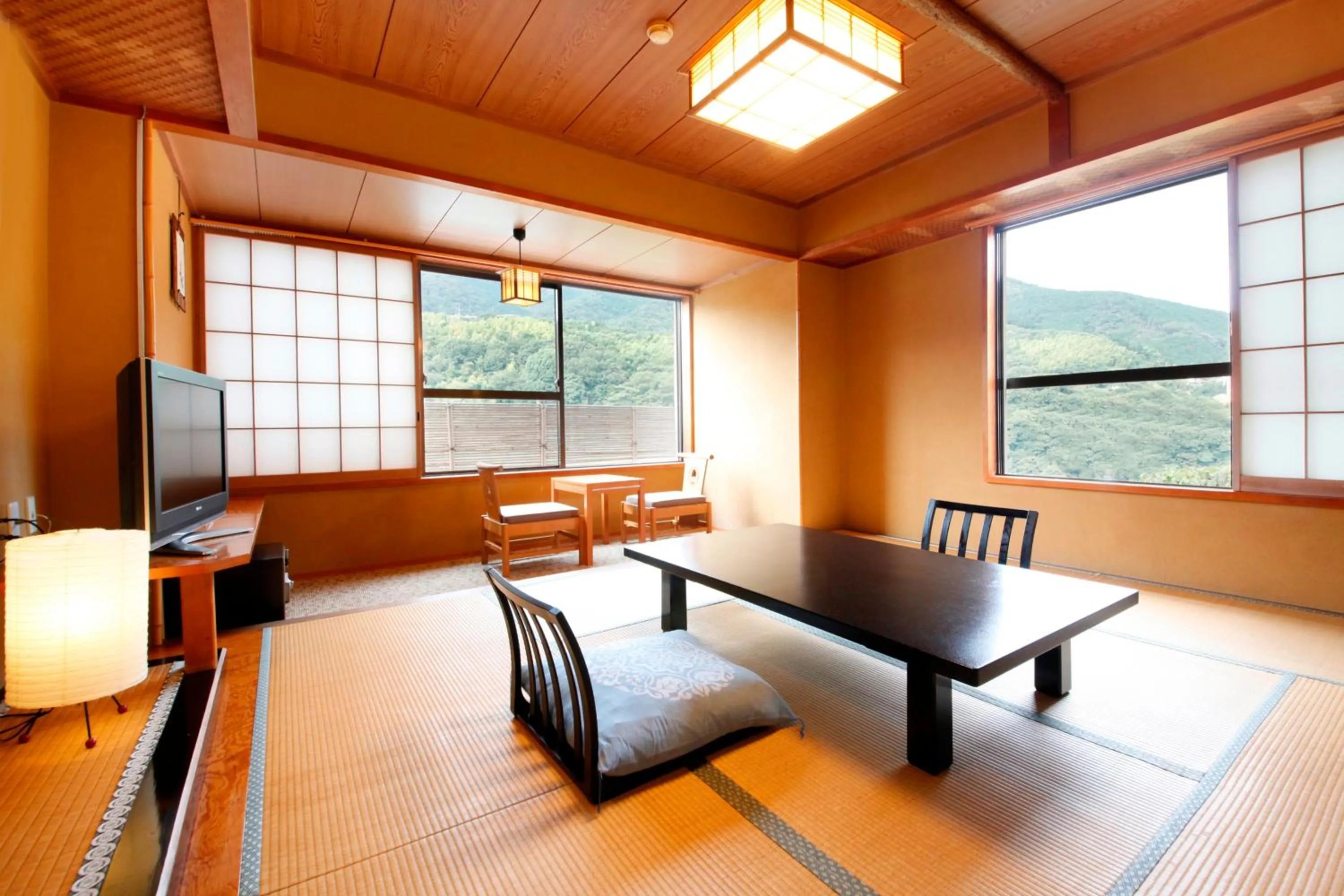 Photo of the whole room in Yugawara Ohnoya Ryokan