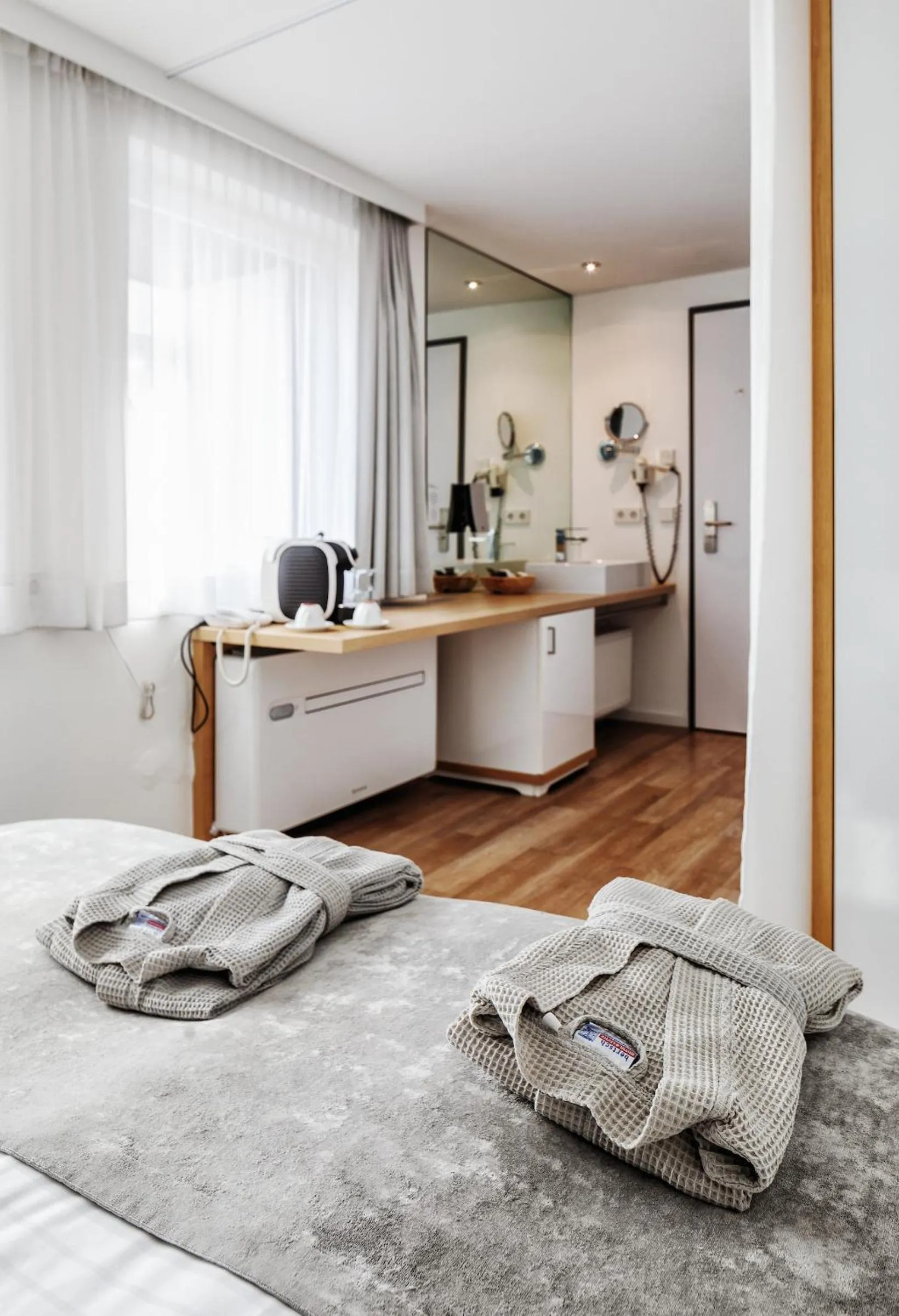 Bathroom, Bed in Seevital Hotel & SPA - Ihr 4 Sterne Superior Hideaway direkt am See