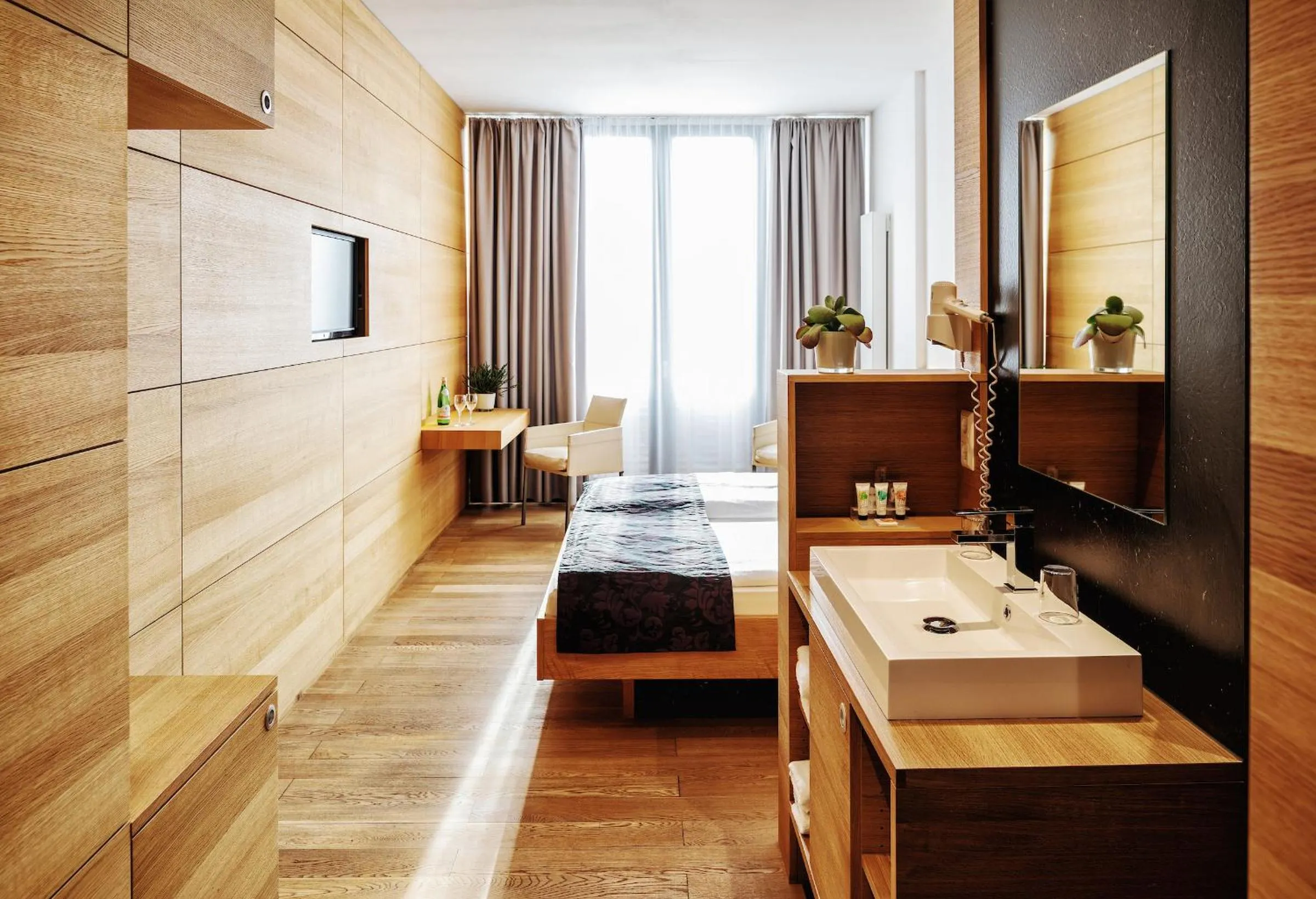 TV and multimedia, Bed in Seevital Hotel & SPA - Ihr 4 Sterne Superior Hideaway direkt am See