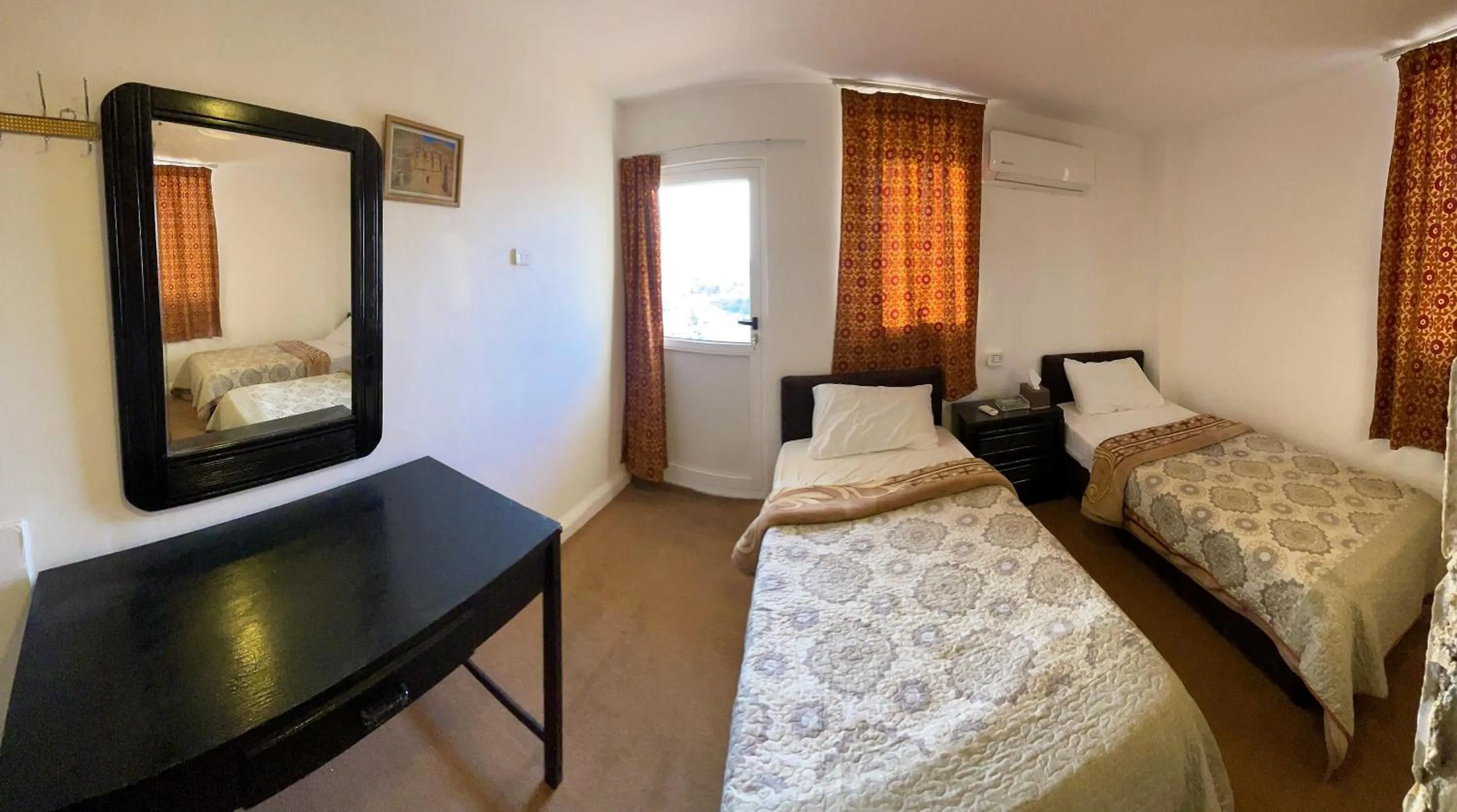 Bedroom, Bed in Orient Gate