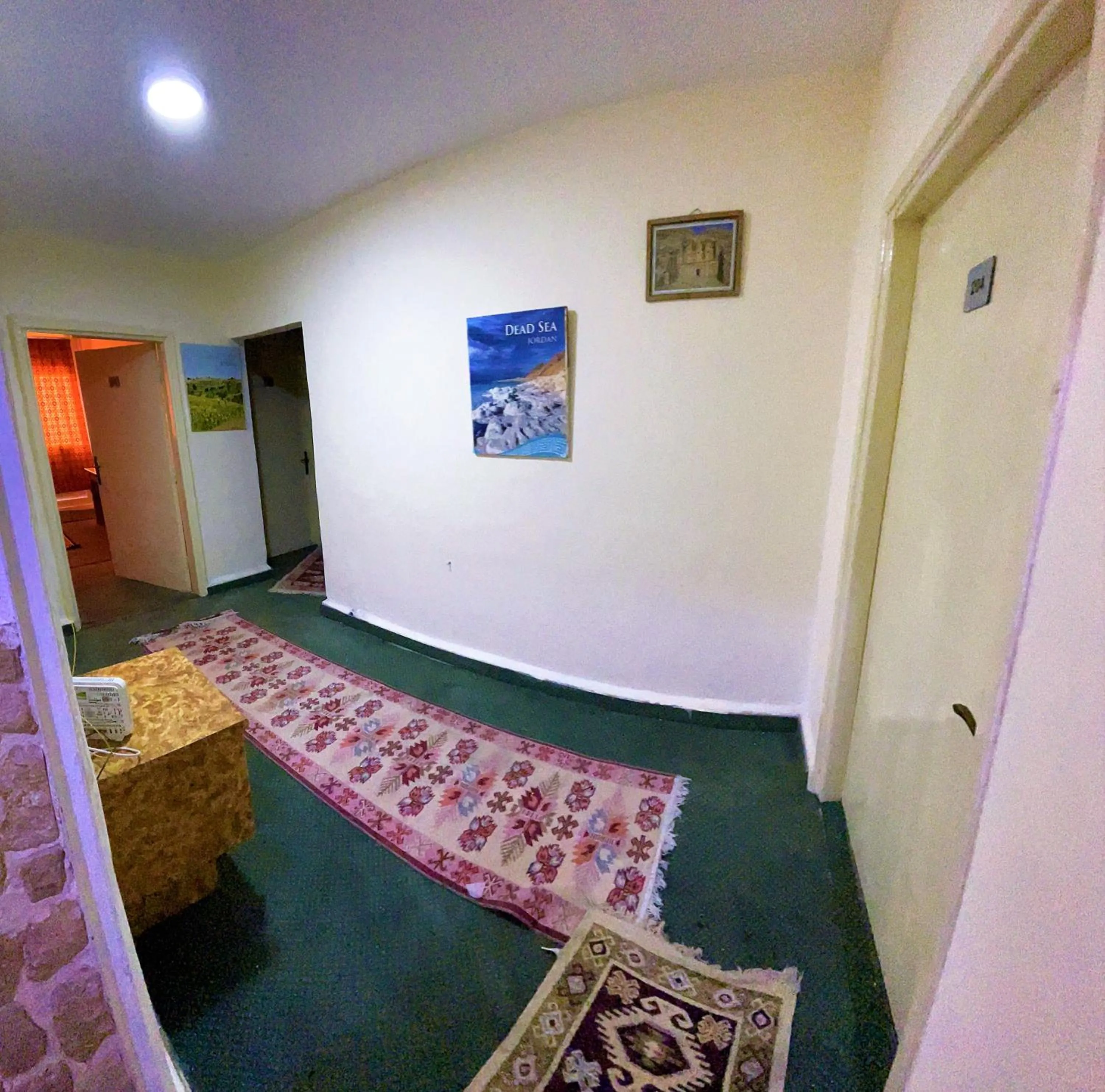 Photo of the whole room in Orient Gate