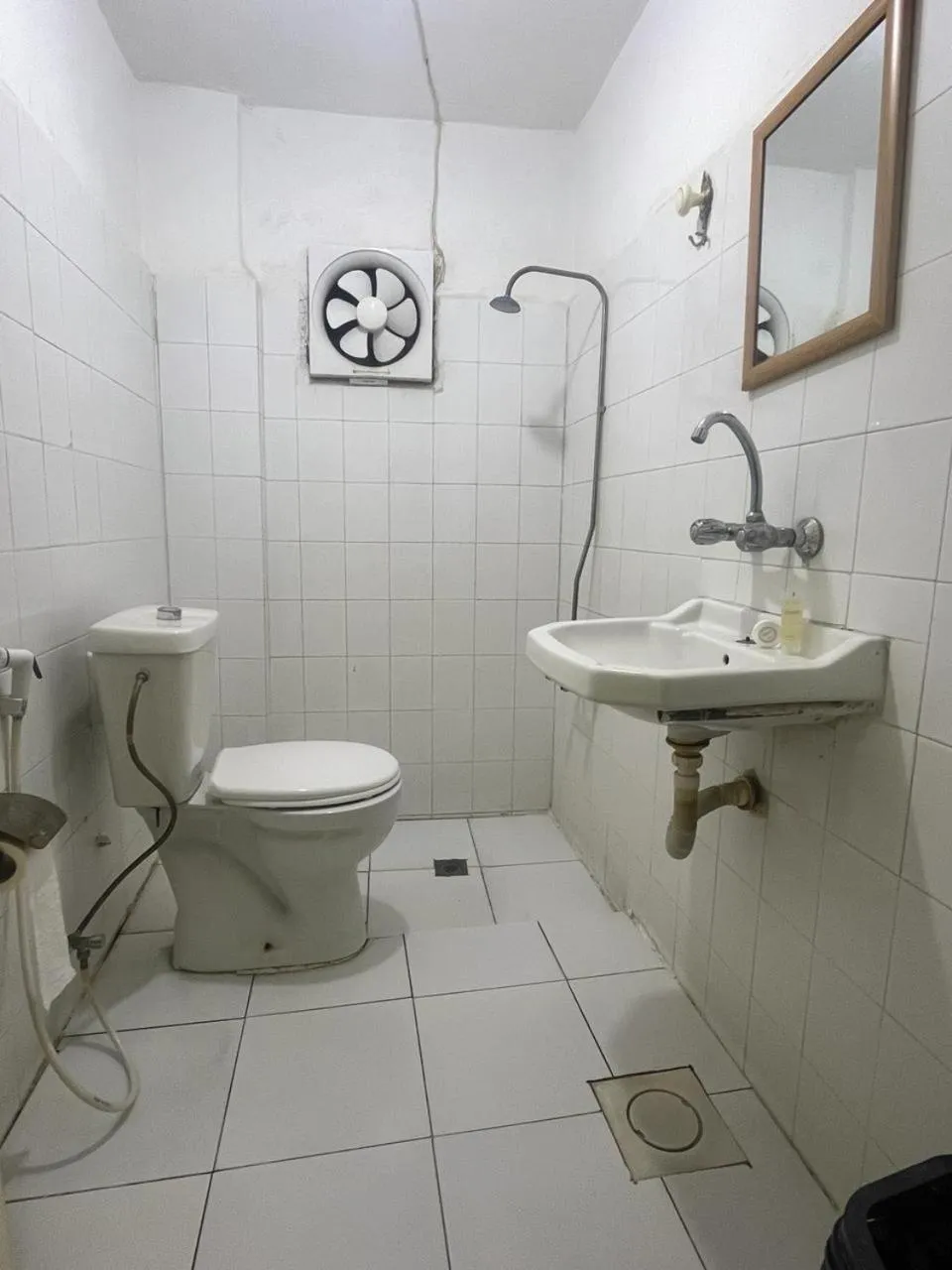 Shower in Orient Gate