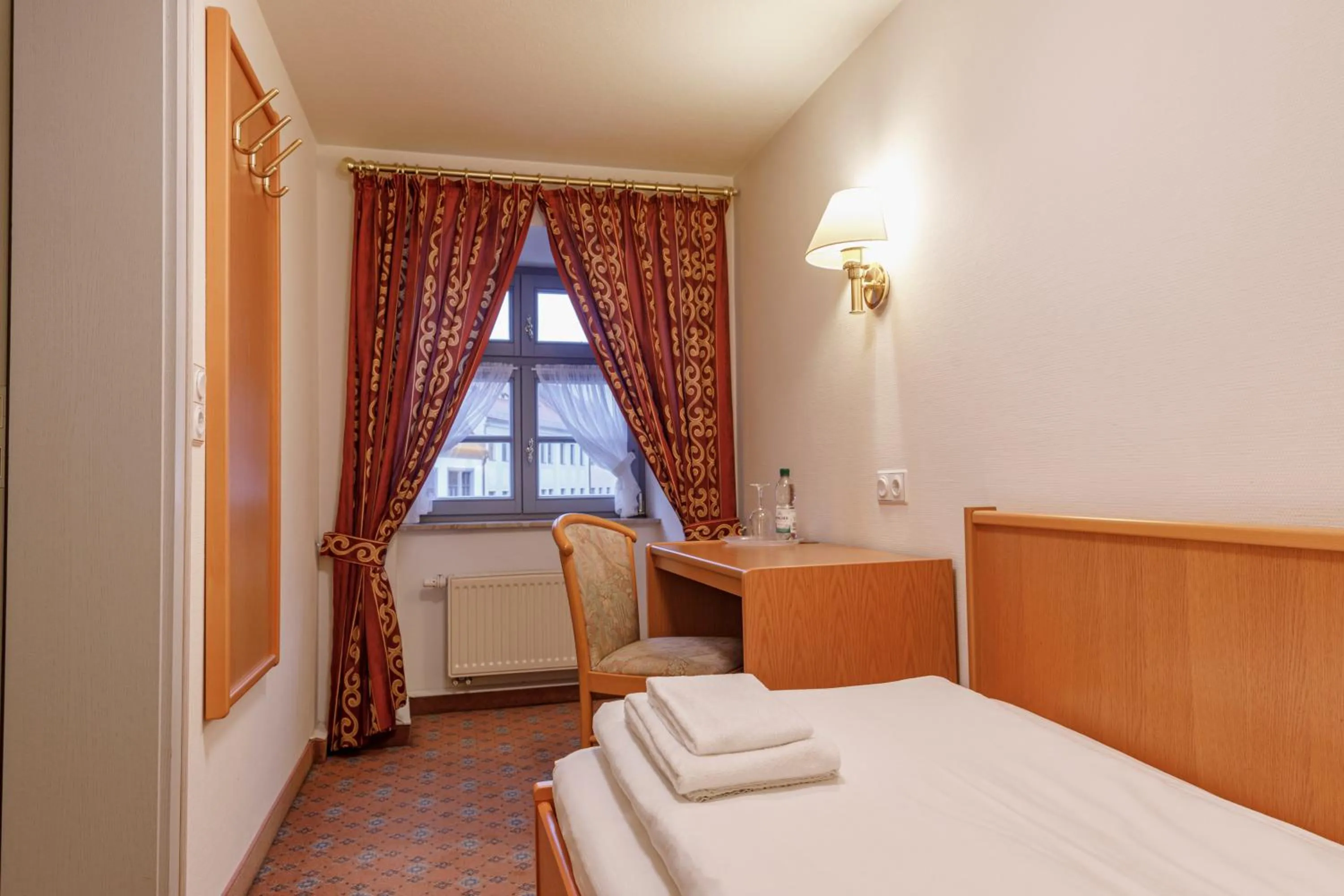 Bed in Schwerter Schankhaus & Hotel