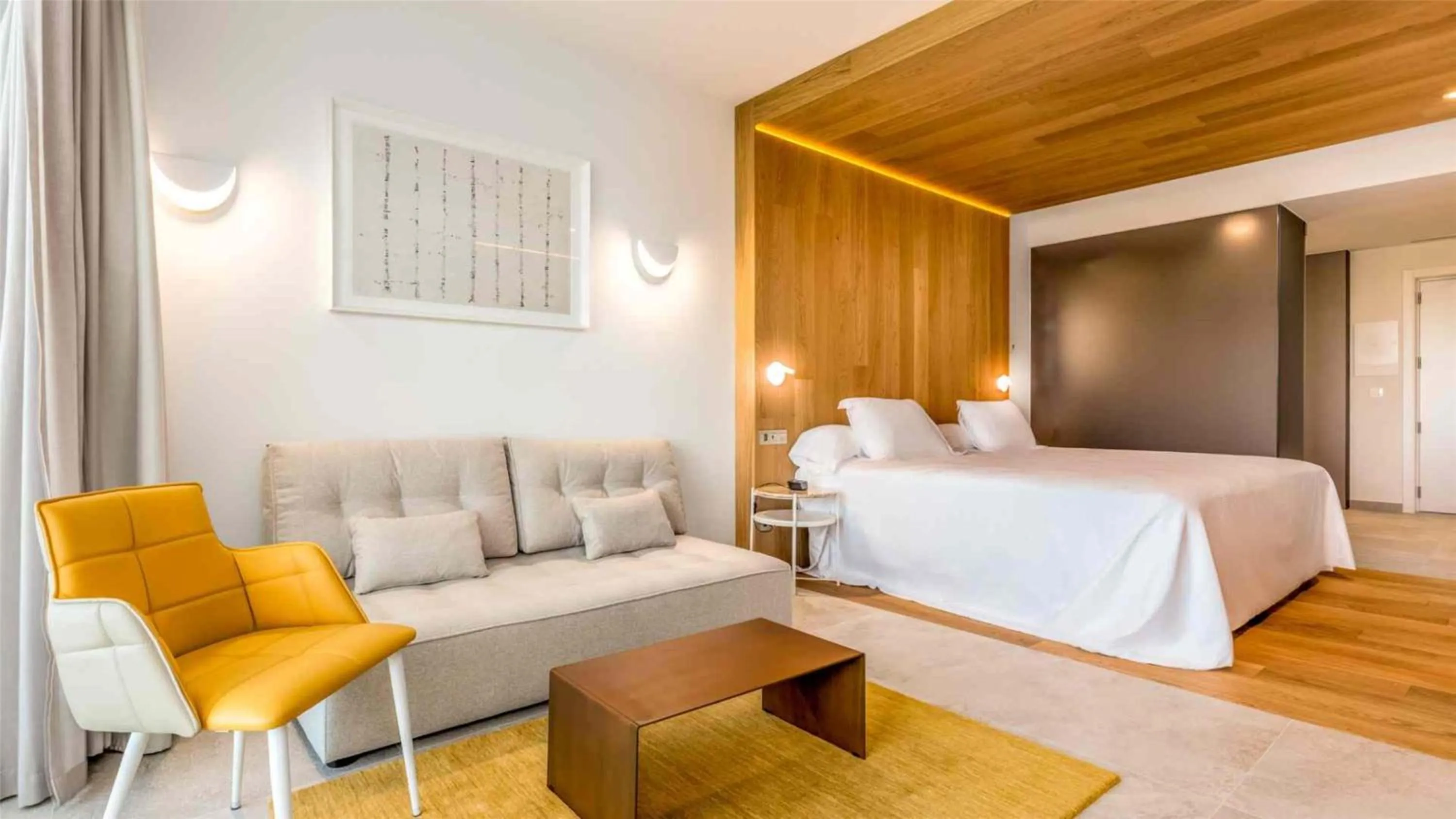 Bed in Higuerón Hotel Málaga, Curio Collection by Hilton