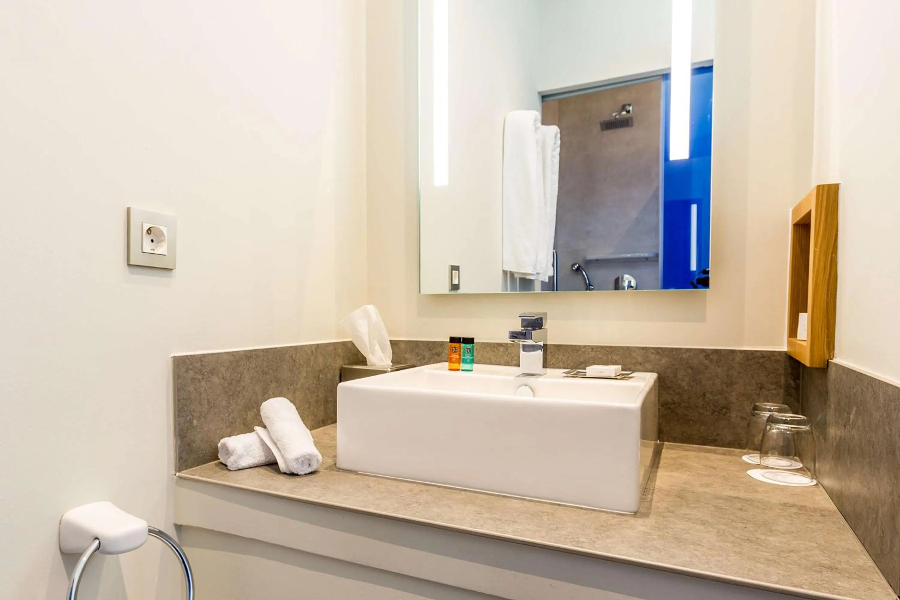 Bathroom in Higuerón Hotel Málaga, Curio Collection by Hilton