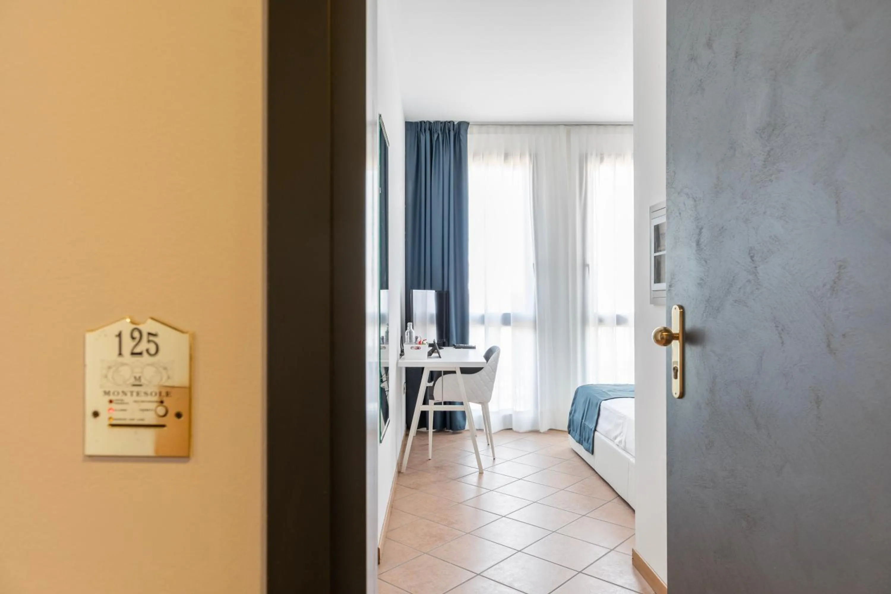 Bedroom in Lake Como Golf Hotel