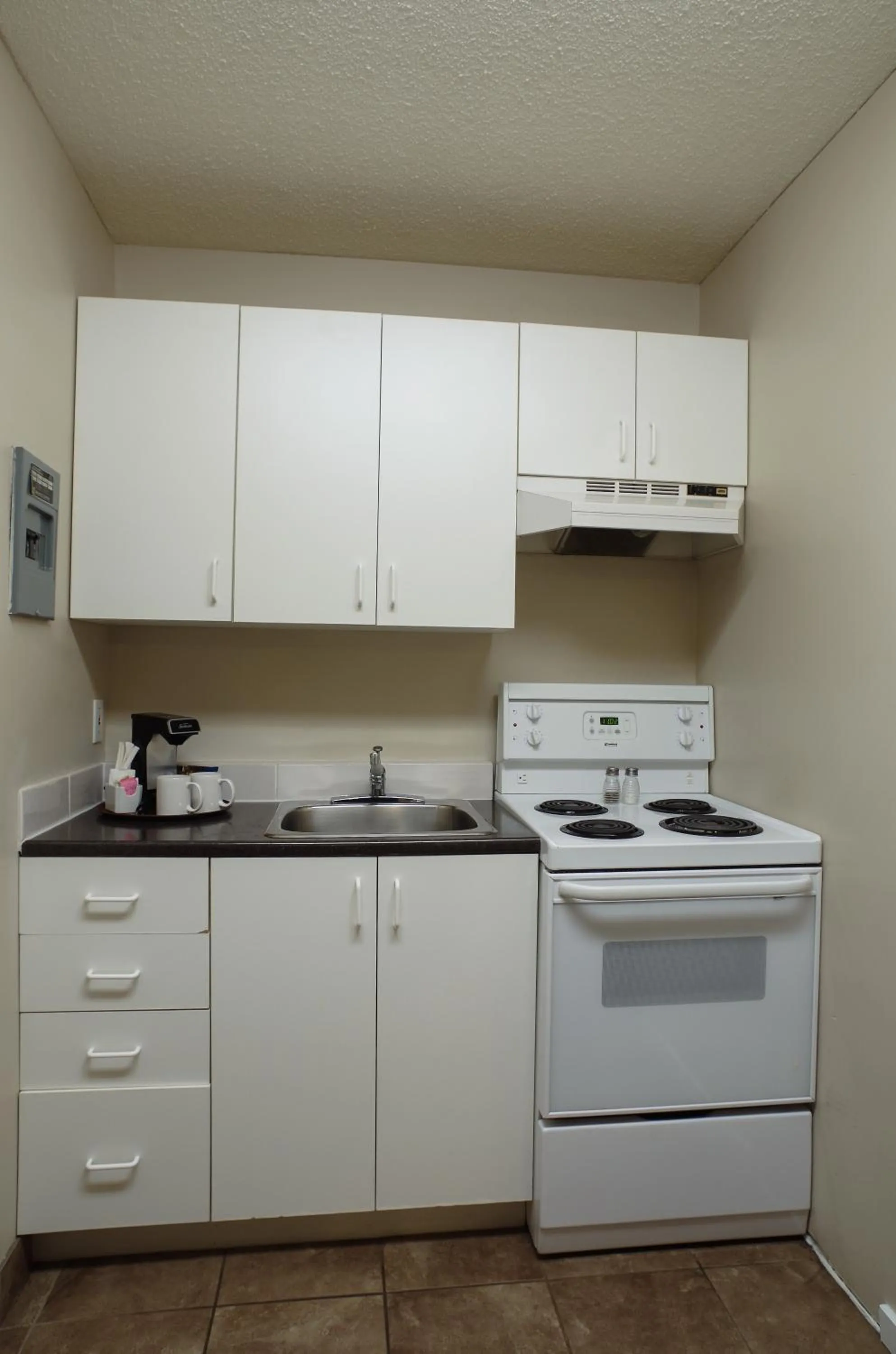 Kitchen or kitchenette in Canadas Best Value Inn and Suites Fernie