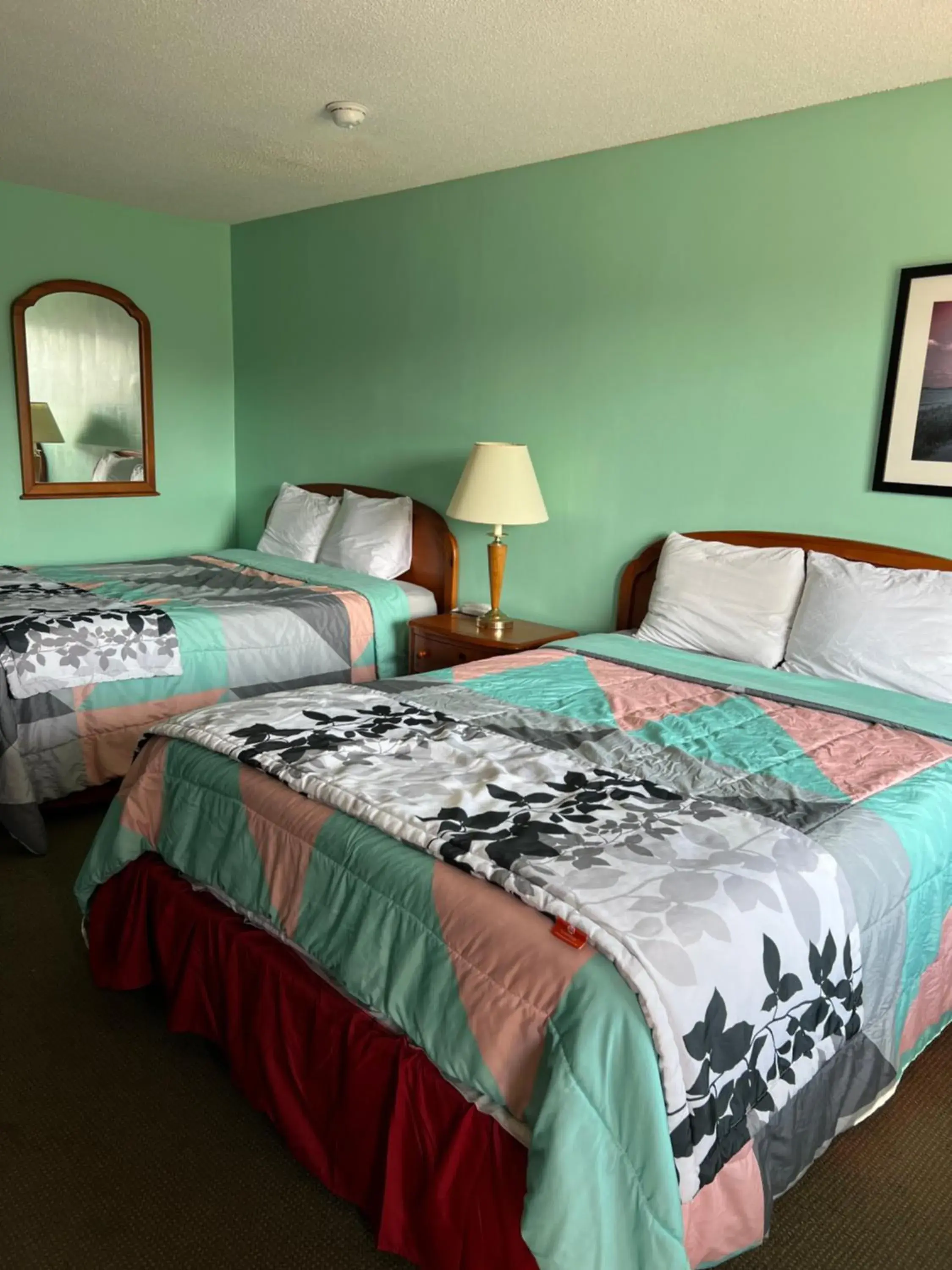 Double Room with Two Double Beds - single occupancy - Non-Smoking in Ambassador Inn Double Room with Two Double Beds - single occupancy - Non-Smoking in Ambassador Inn