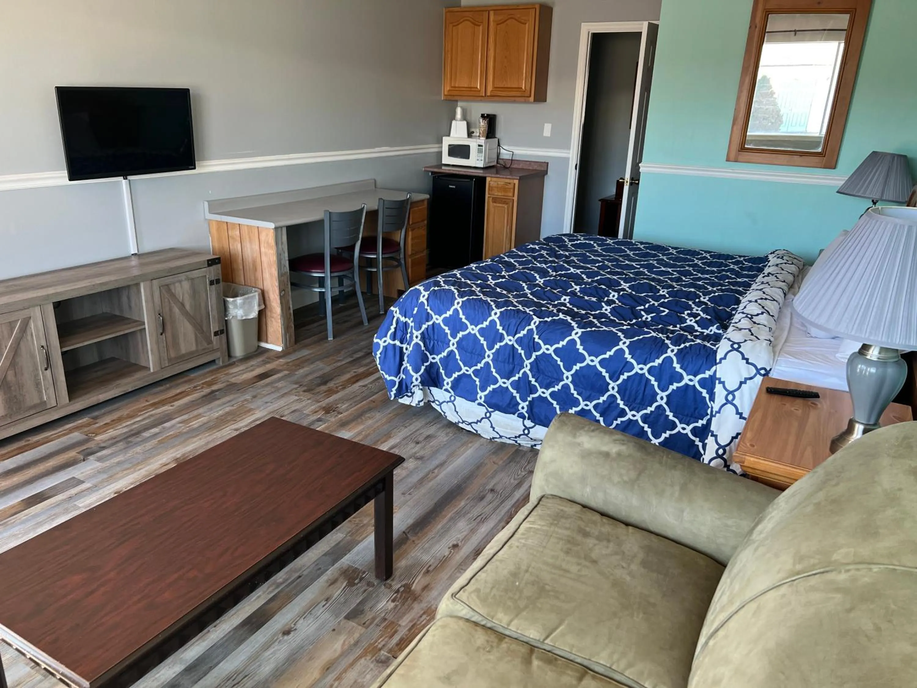 Bed in Ambassador Inn