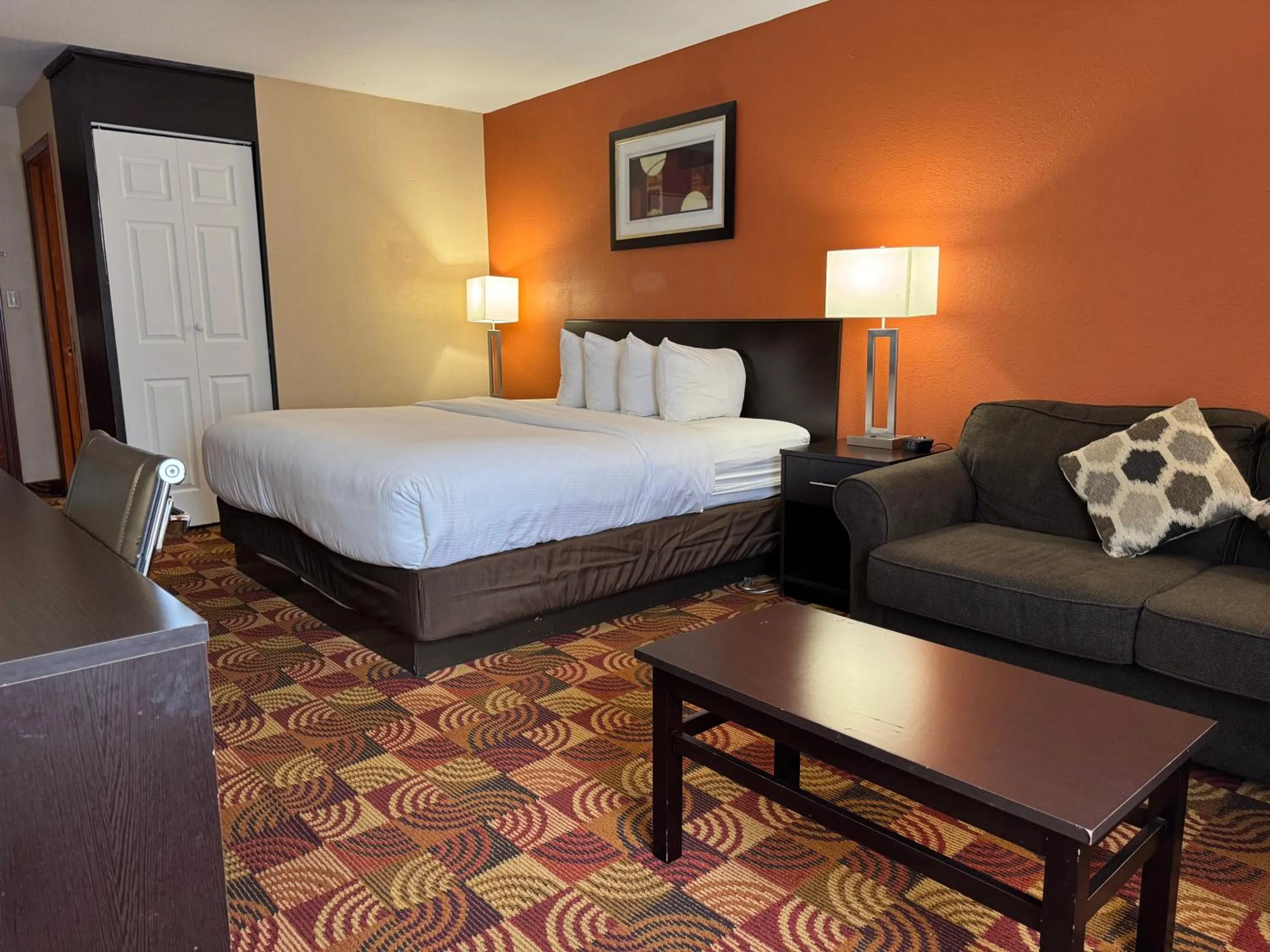 Photo of the whole room, Bed in Baymont by Wyndham Plainfield/ Indianapolis Arpt Area