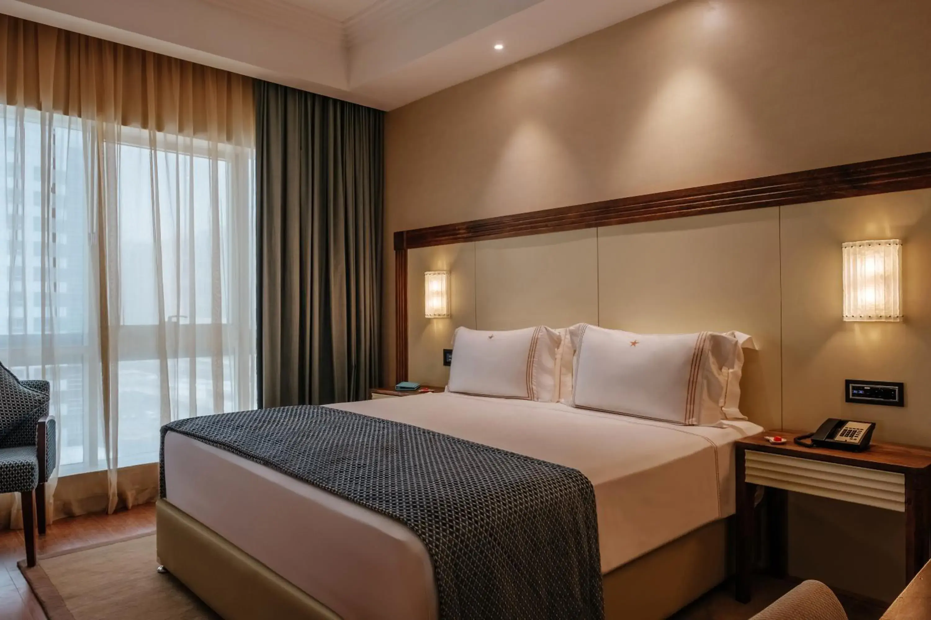 Deluxe King Room Marina View (Free Shuttle Bus to The Beach and Marina Mall) in Stella Di Mare Dubai Marina Hotel Deluxe King Room Marina View (Free Shuttle Bus to The Beach and Marina Mall) in Stella Di Mare Dubai Marina Hotel