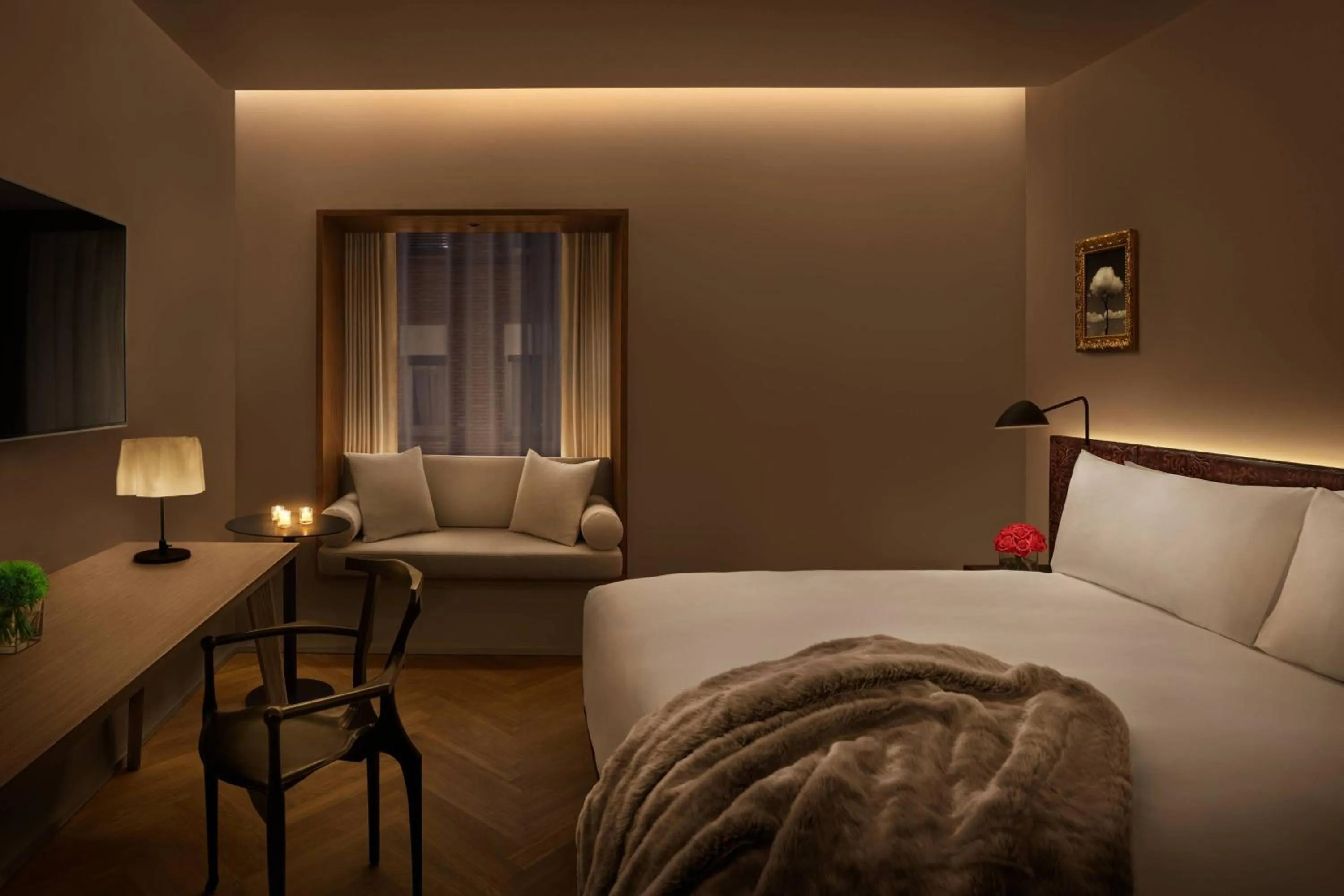 Photo of the whole room, Bed in The Barcelona EDITION