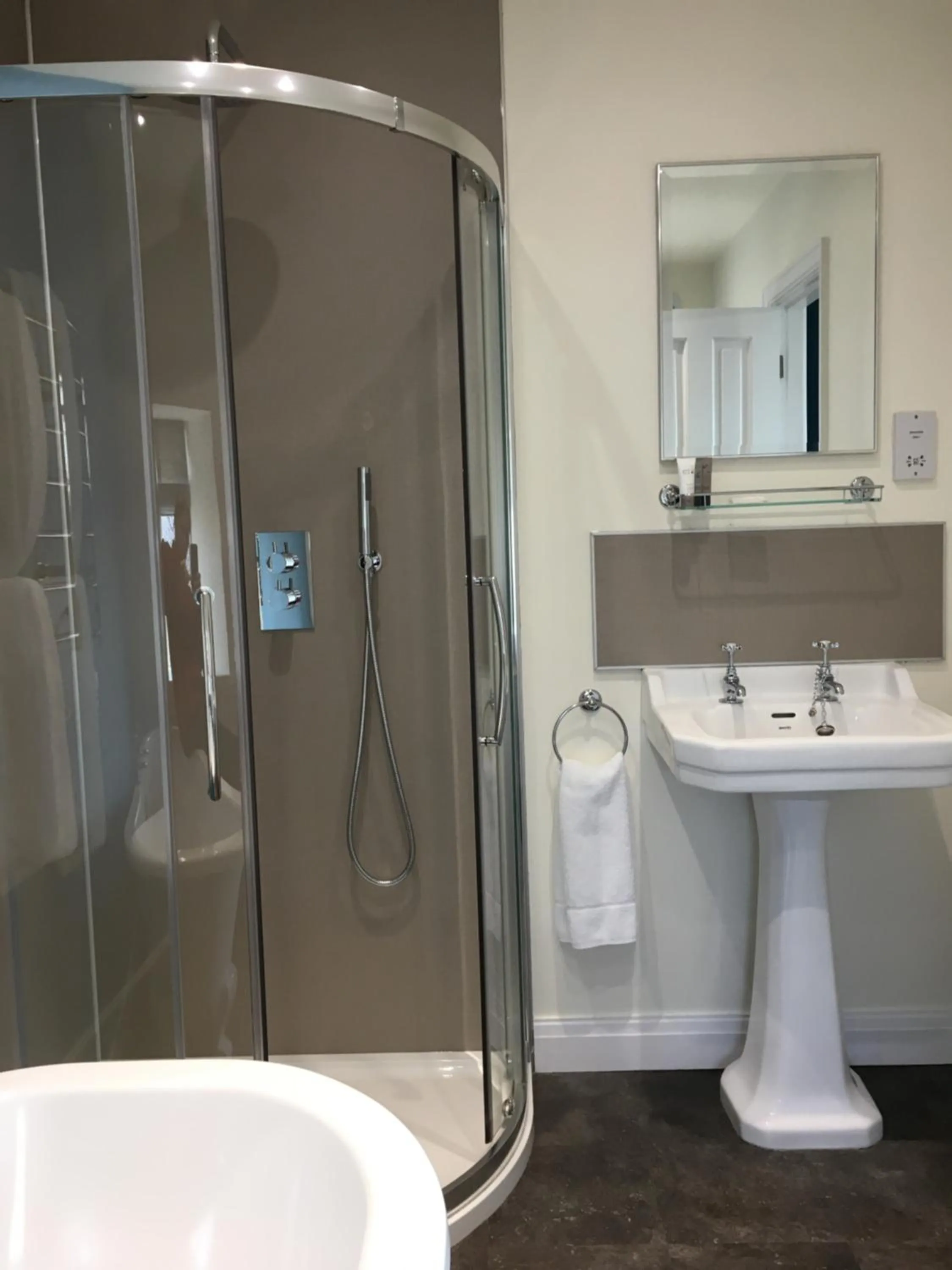 Shower in The Hideaway At Windermere (Adults only)