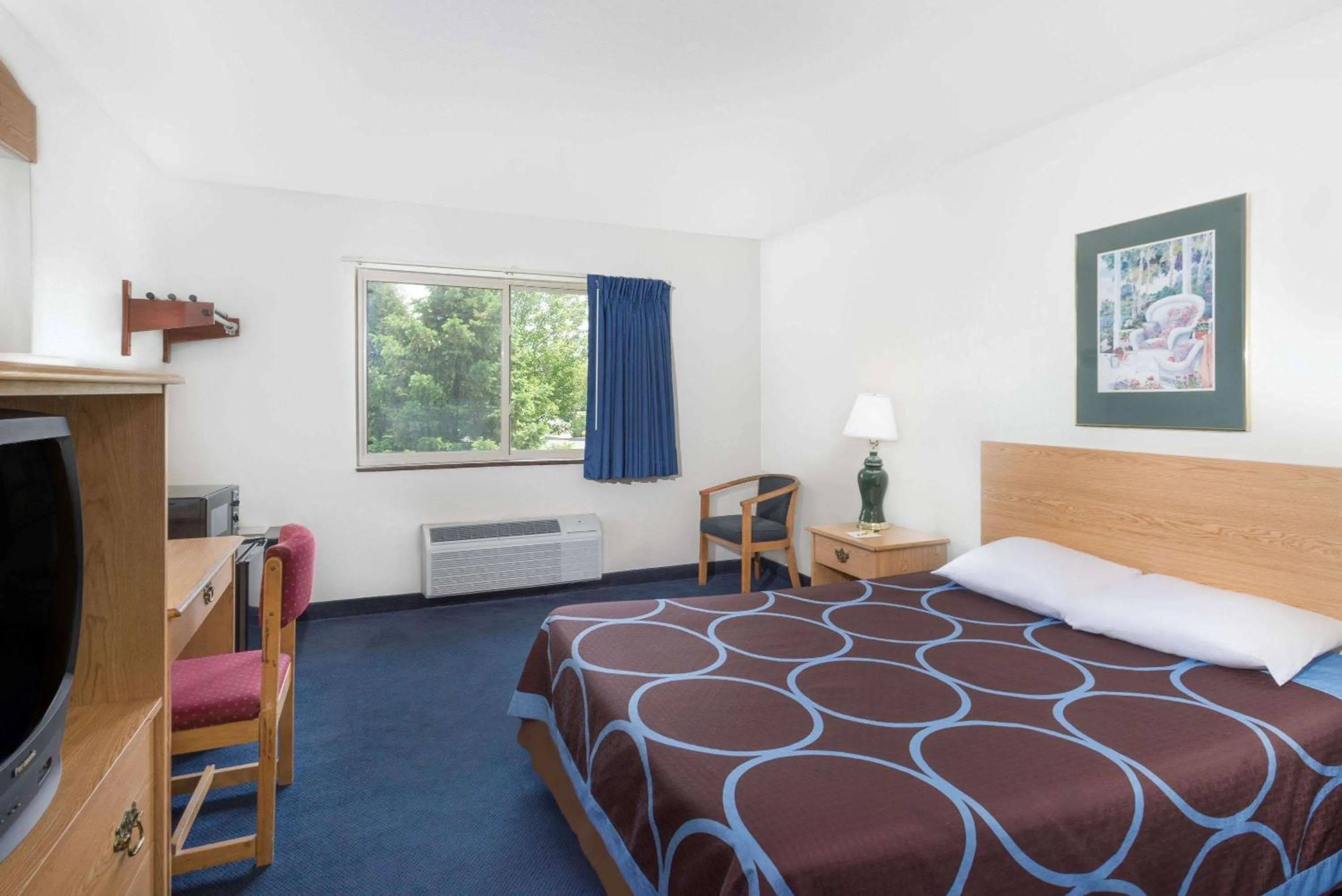 Bedroom, Bed in Super 8 by Wyndham Kingston