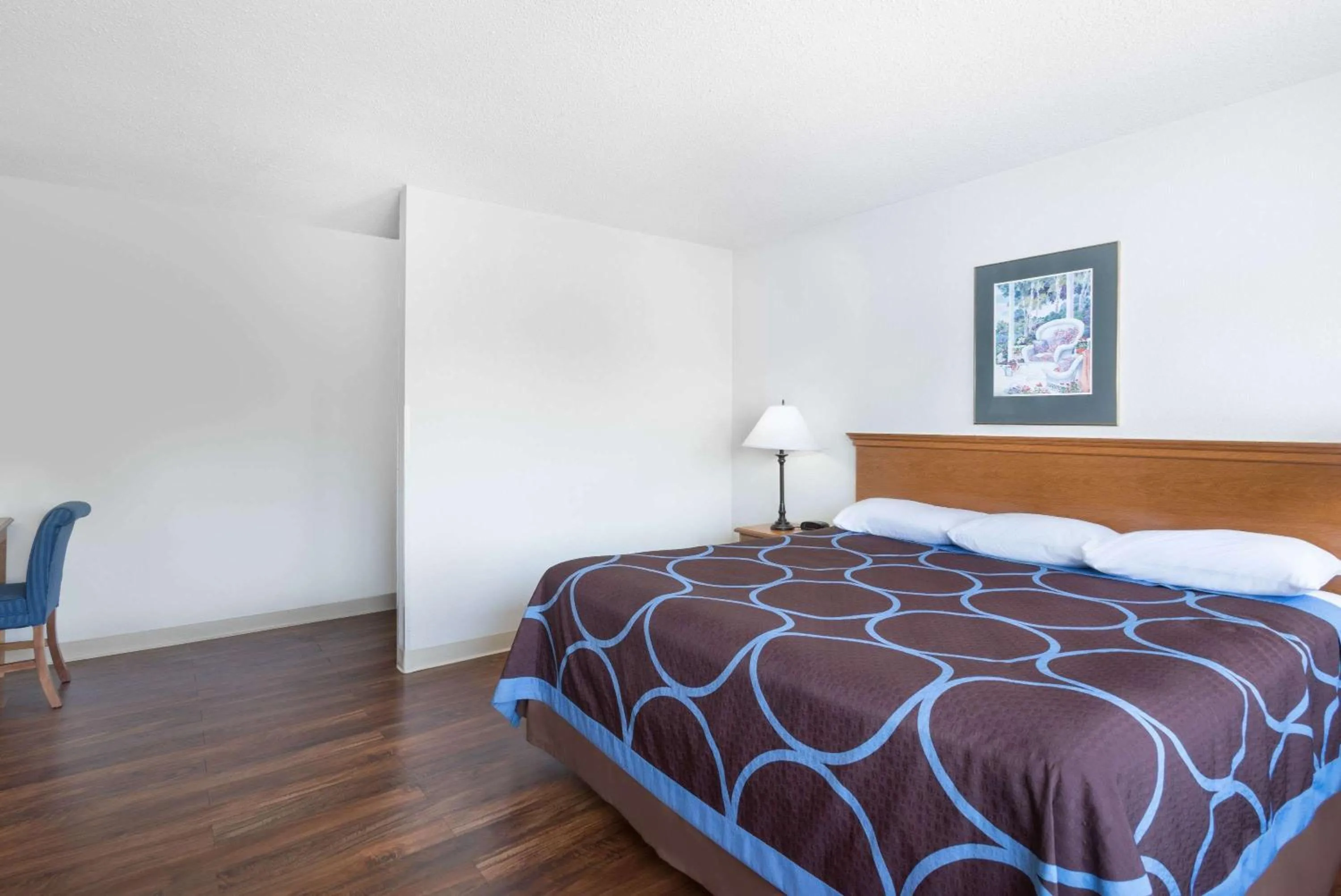 Bedroom, Bed in Super 8 by Wyndham Kingston