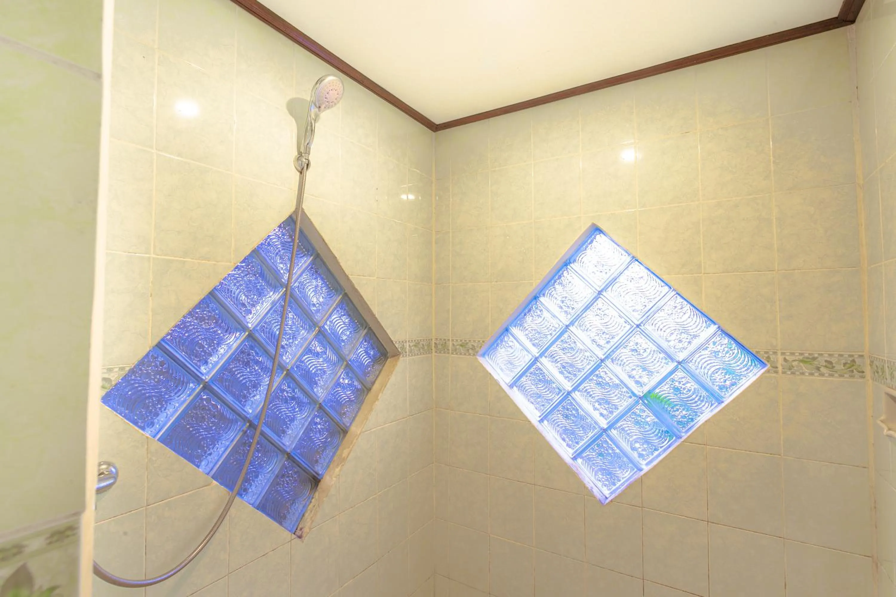 Shower in Pacung Indah Hotel & Restaurant by ecommerceloka