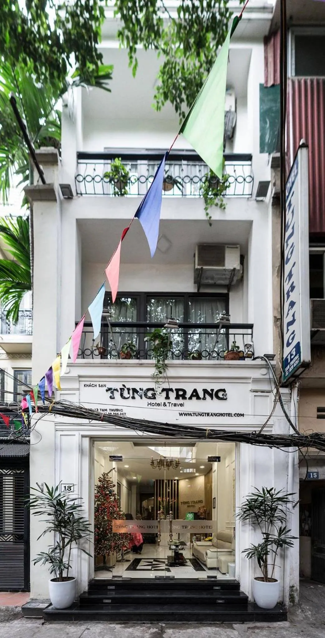 Facade/entrance in Tung Trang Hotel